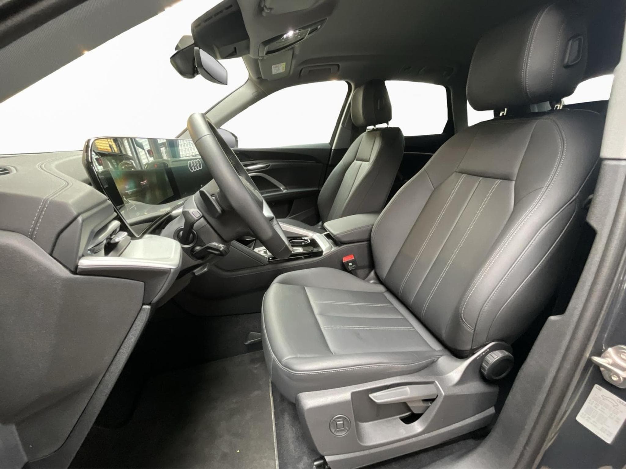 Audi Q5 Tech-Plus+Quattro+S-Tronic+P.Business+AHK+LM18+StandH. (2025) - Photo 9