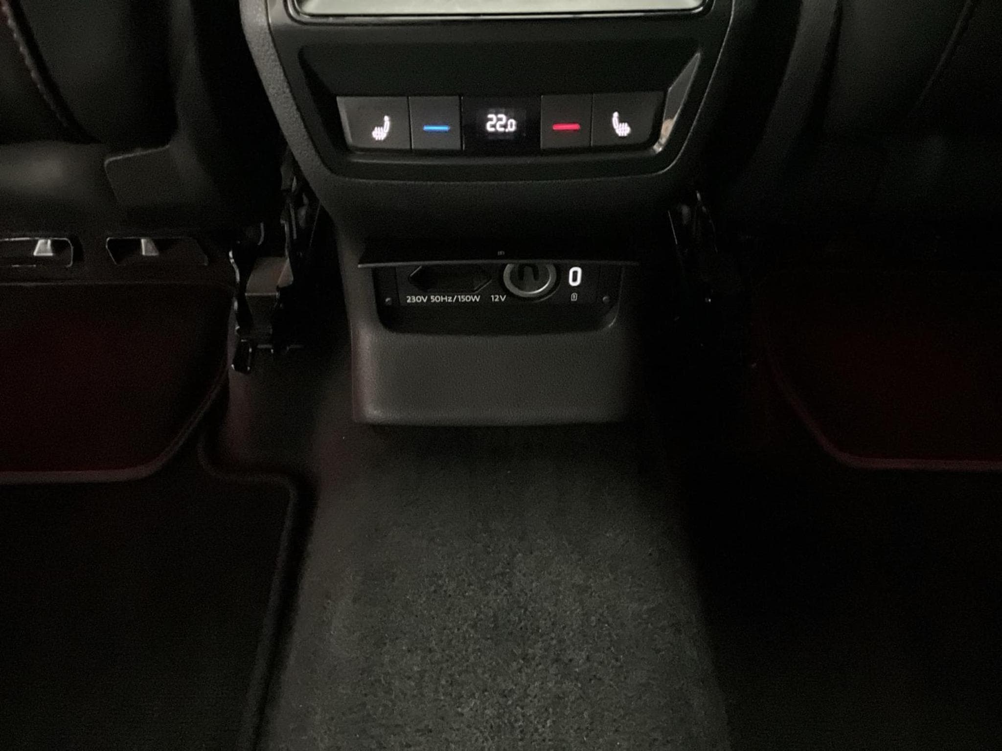 Skoda Kodiaq RS+DSG+4x4+Pano+AHK+Soundsytem+RearView (2024) - Foto 23