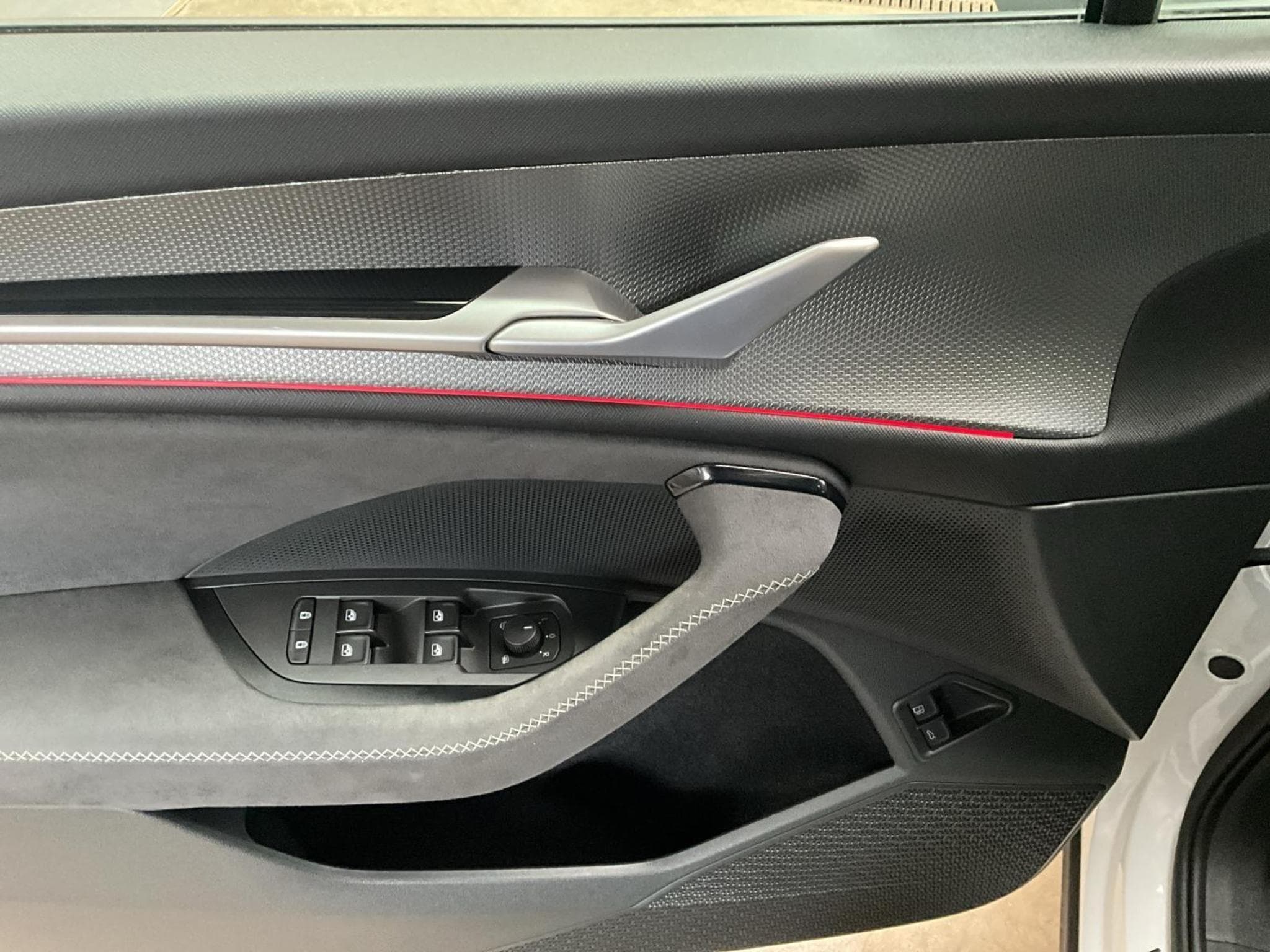 Skoda Kodiaq Sportsline+PHEV+DSG+Simply-Clever+LM20+AHK (2025) - Foto 14