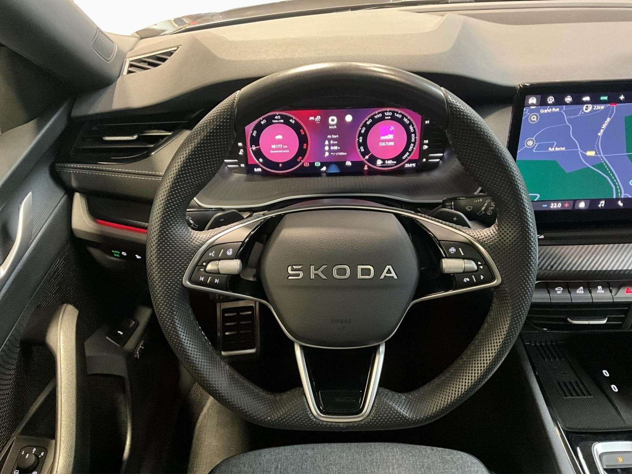 Skoda Octavia Sportline+DSG+P.Assisted+AHK+P:Confort+Pano (2025) - Foto 10