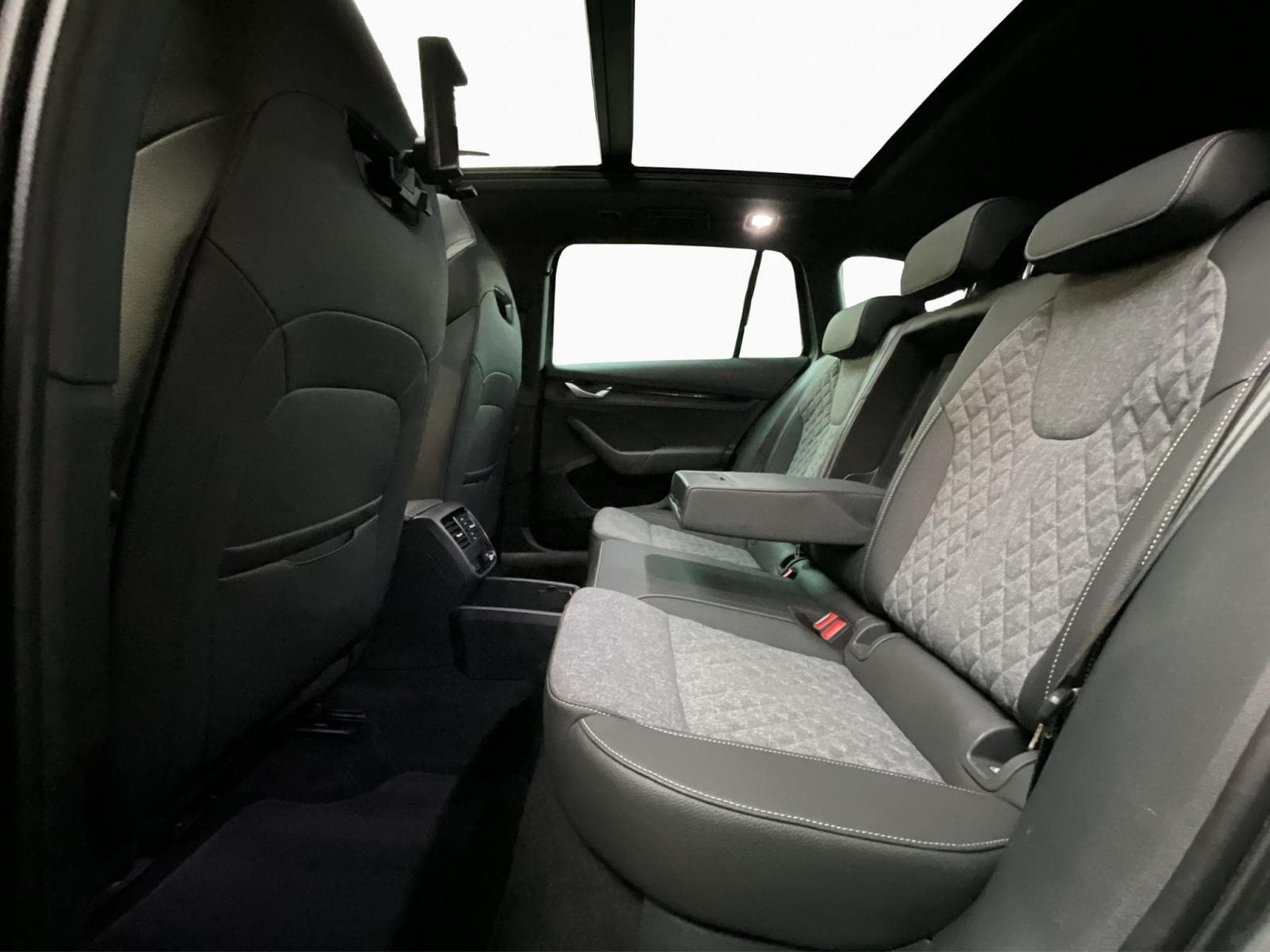 Skoda Octavia Sportline+DSG+P.Assisted+AHK+P:Confort+Pano (2025) - Foto 16