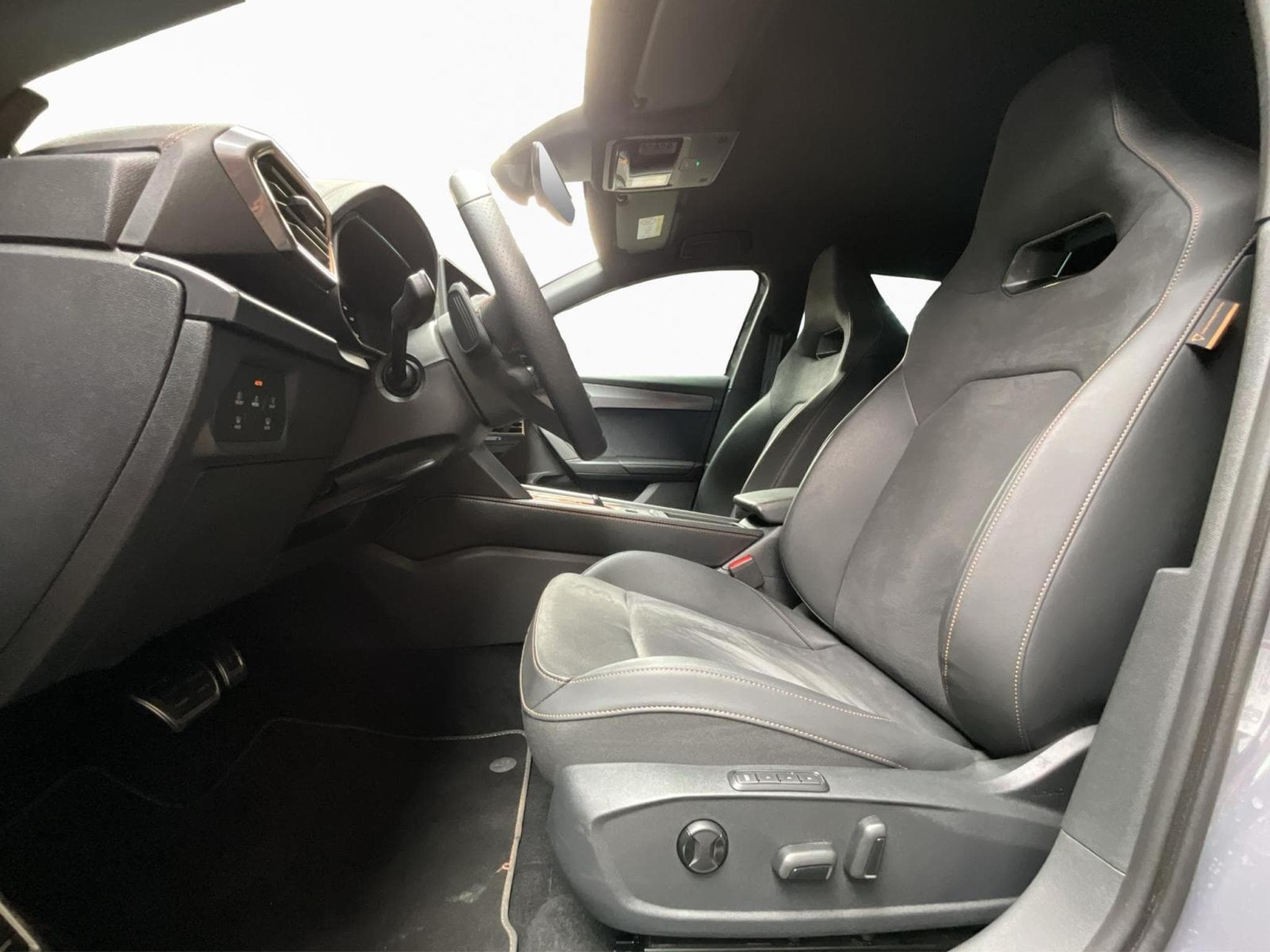Cupra Leon DSG+Pure-Performance+Dynamic-Design+Intelligent-Drive+LED (2025) - Foto 9