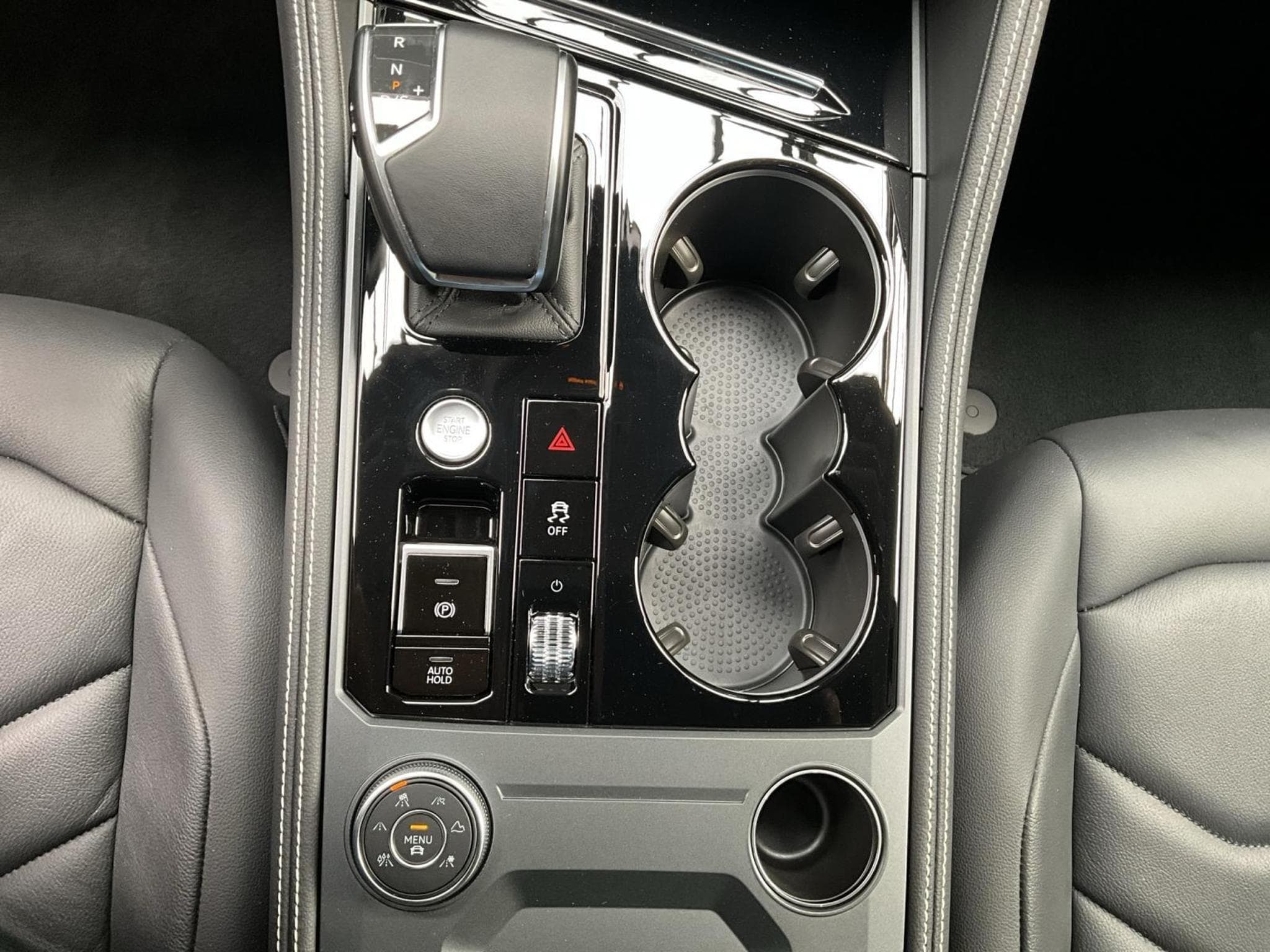 VW Touareg Elegance+V6TDI+4Motion+AHK+Pano+Navi+Led (2024) - Foto 12