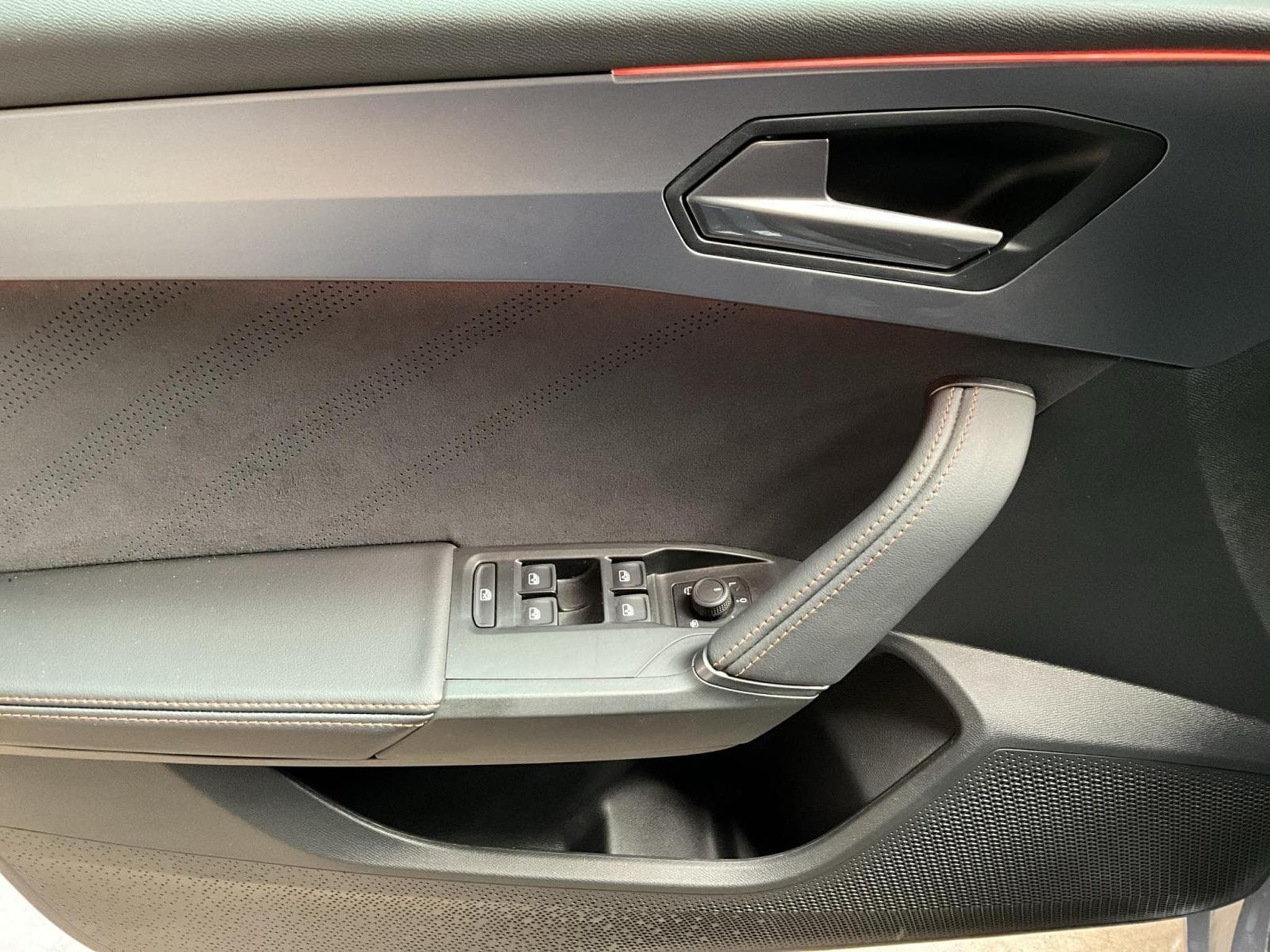 Cupra Leon DSG+Pure-Performance+Dynamic-Design+Intelligent-Drive+LED (2025) - Foto 14