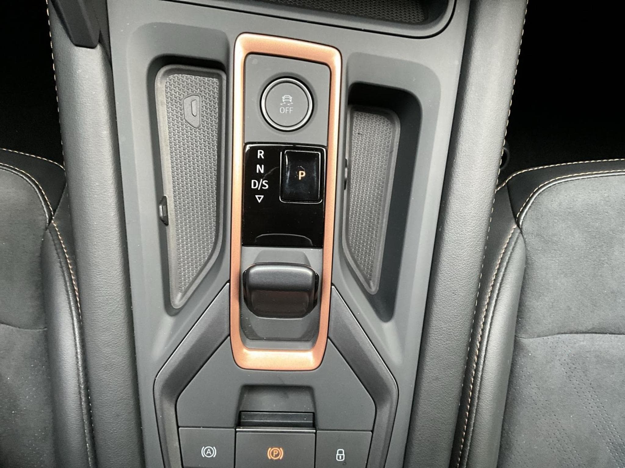 Cupra Leon DSG+Pure-Performance+Dynamic-Design+Intelligent-Drive+LED (2025) - Foto 12