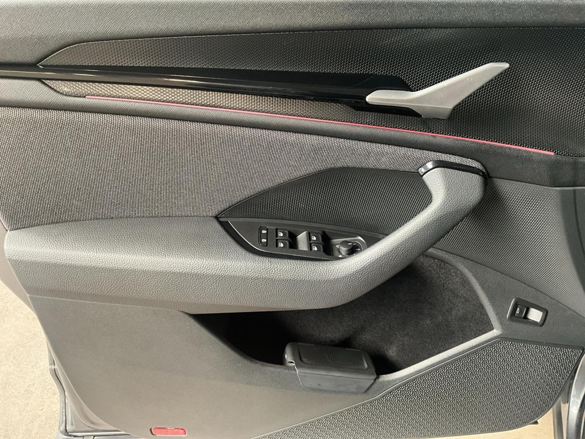 Skoda Kodiaq Selection+DSG+4x4+LM18+P.Convenience+AHK+Head-up+Pano (2025) - Foto 14