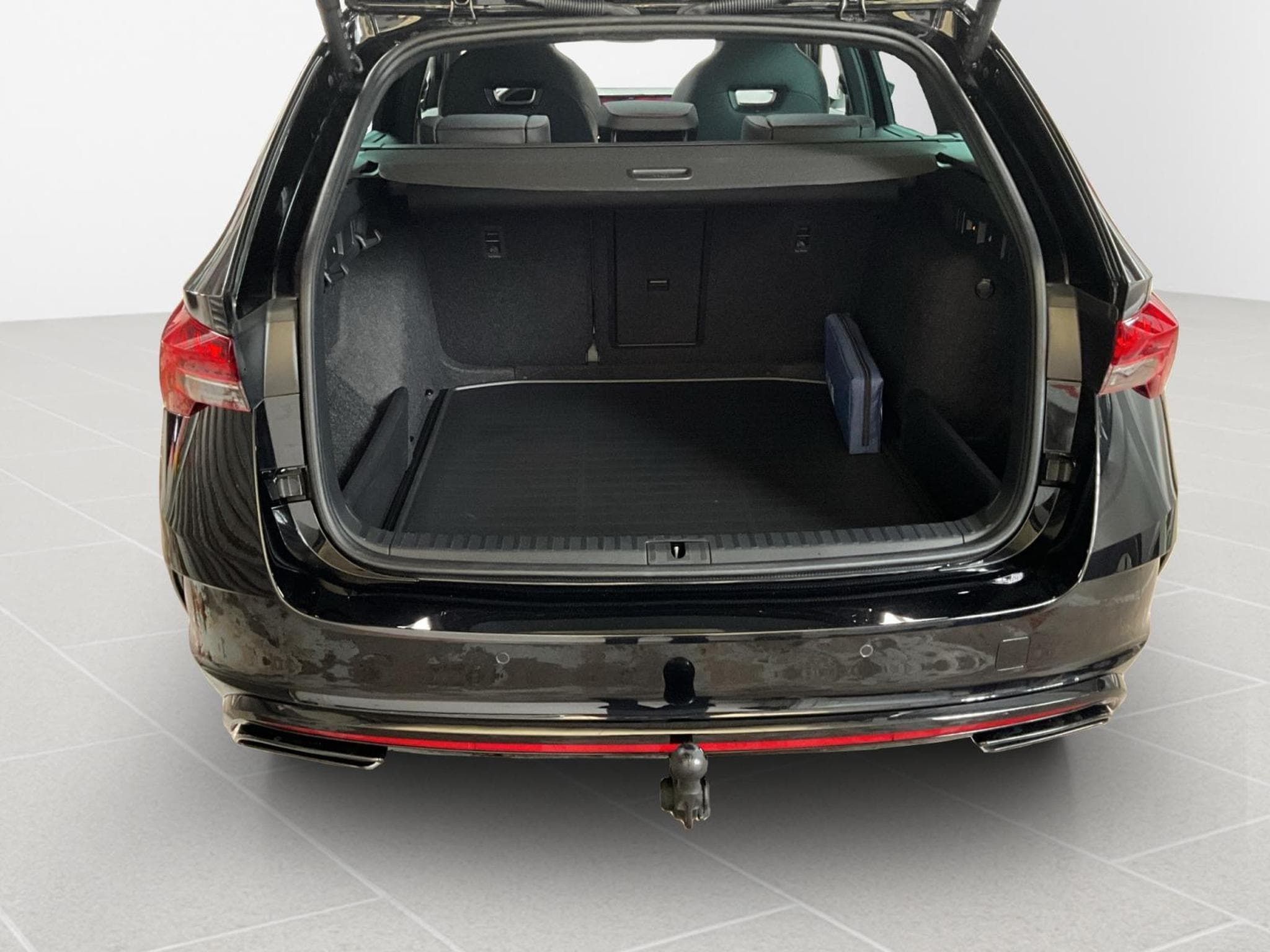Skoda Octavia Rs+DSG+P.Assisted+Design-Suedia+AHK+Pano+360° (2025) - Foto 17