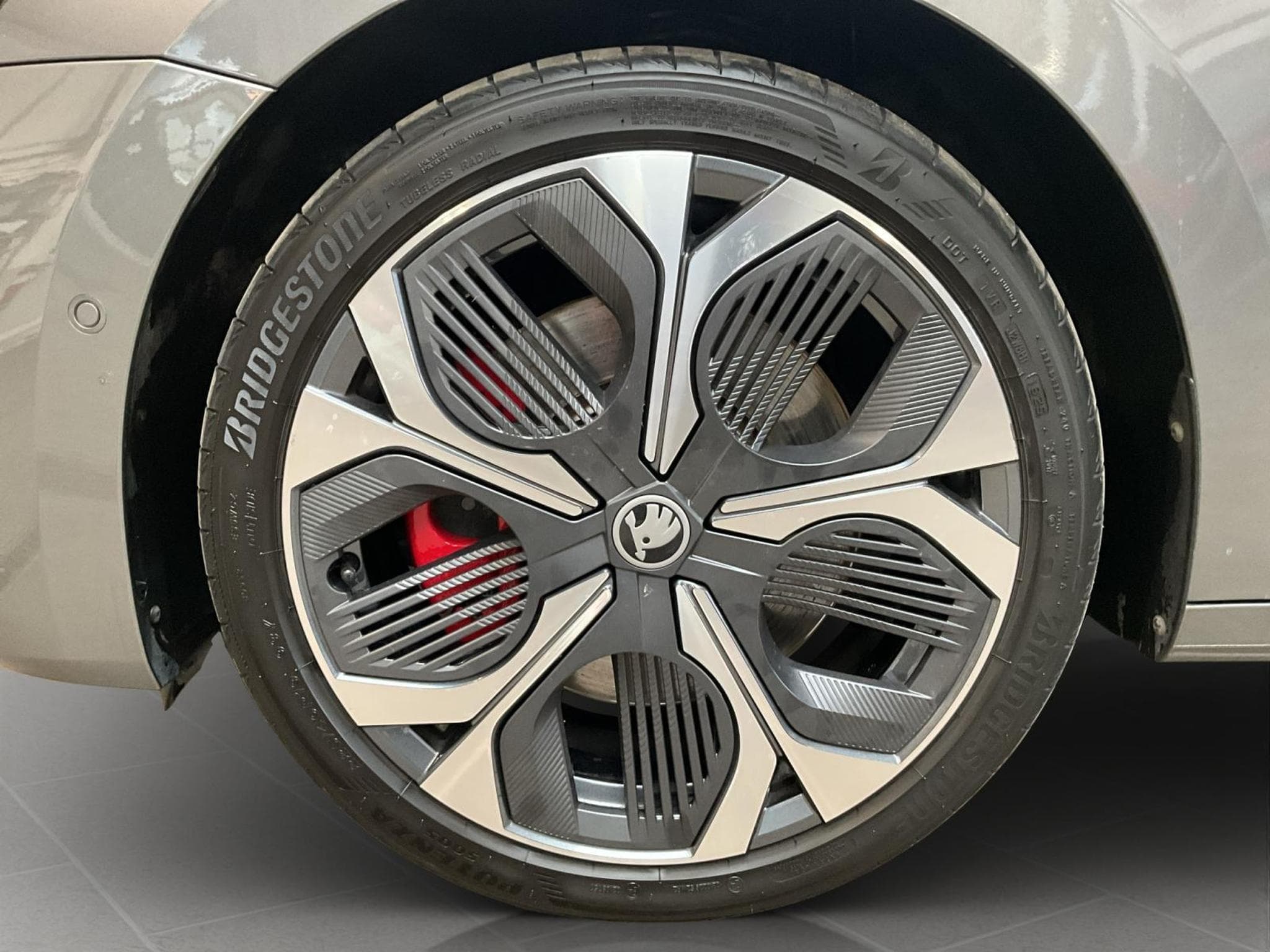 Skoda Octavia RS+DSG+Standh.+LM19+AHK+ConformePremium+Pano (2025) - Foto 8