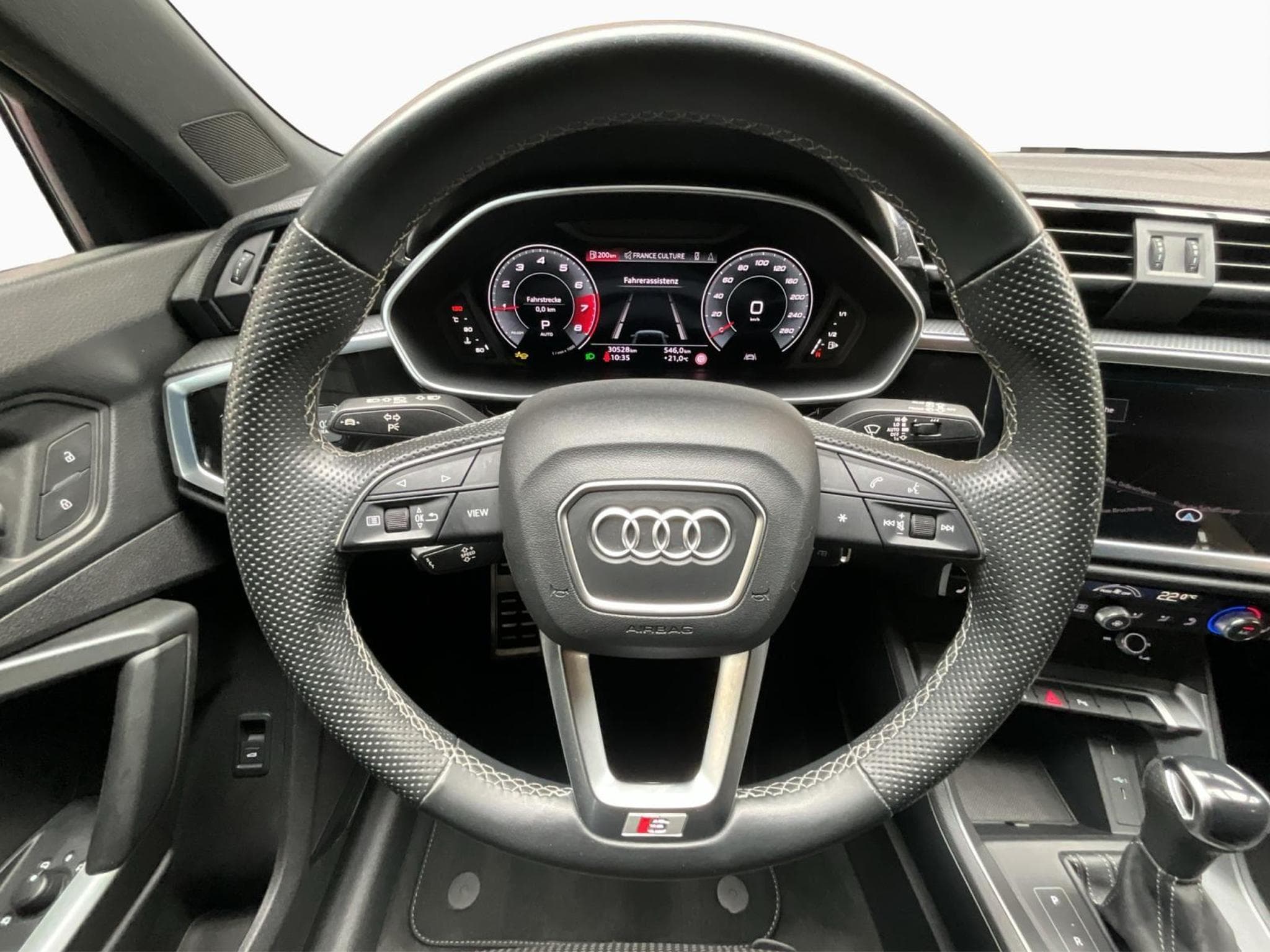 Audi Q3 SB+S-line+S-Tronic+35TFSI+P.Premium+AHK+LED+NAVI (2024) - Foto 10