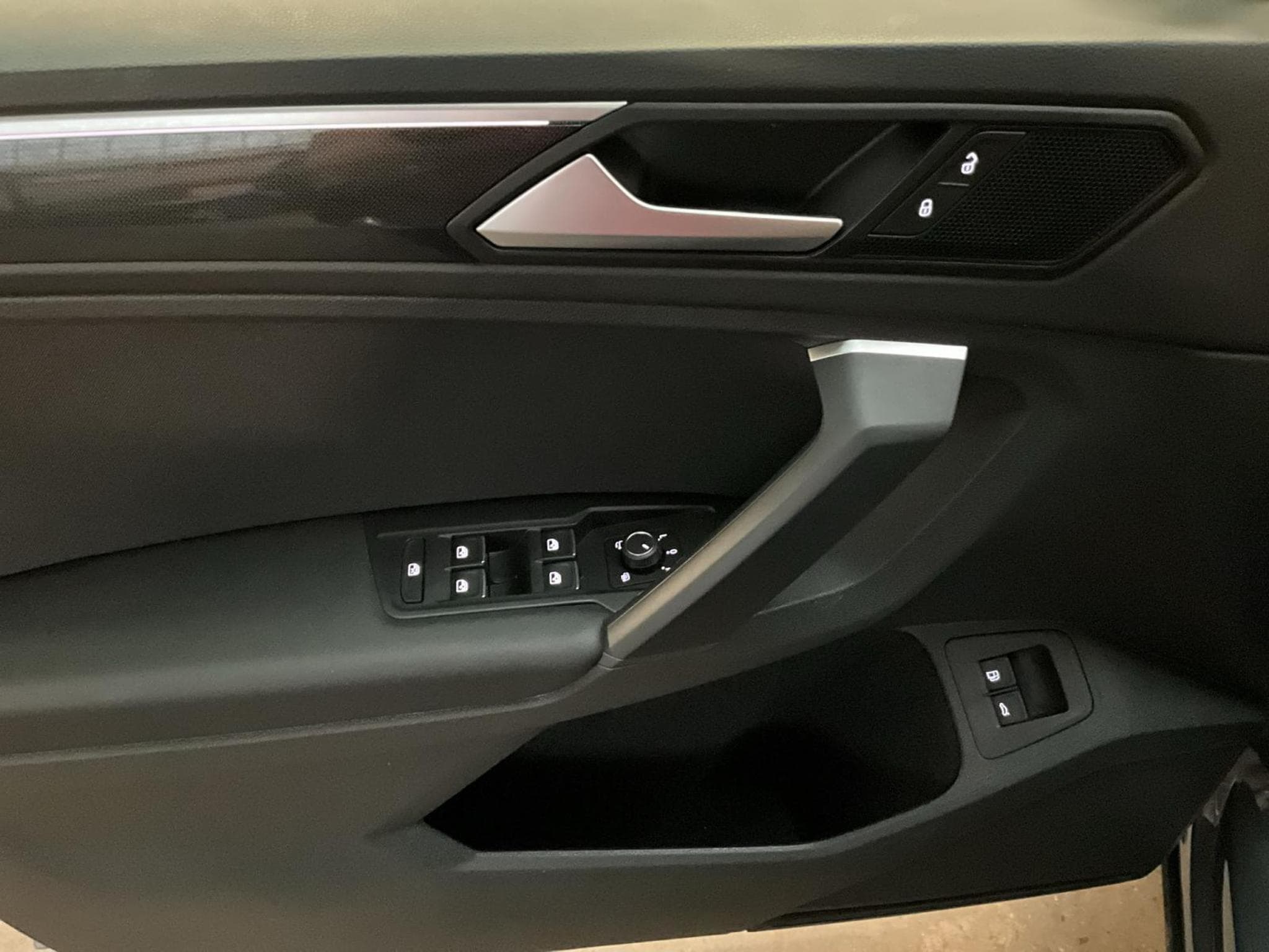 VW Tiguan Elegance+DSG+Led+Navi+DAB (2023) - Foto 14