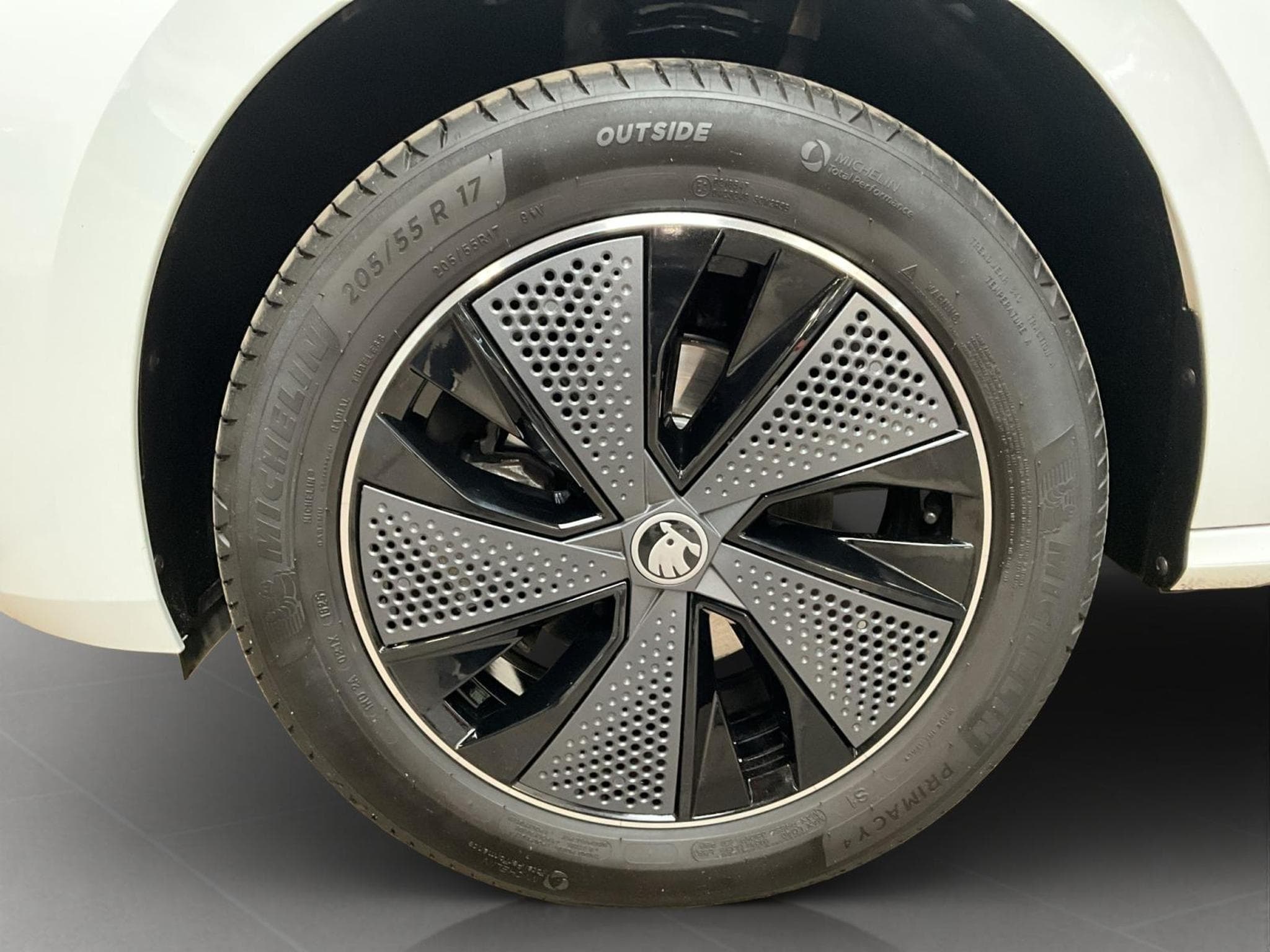 Skoda Kamiq Monte-carlo+DSG+P.Assisted+P.Park&Go+LED+NAVI (2025) - Foto 8
