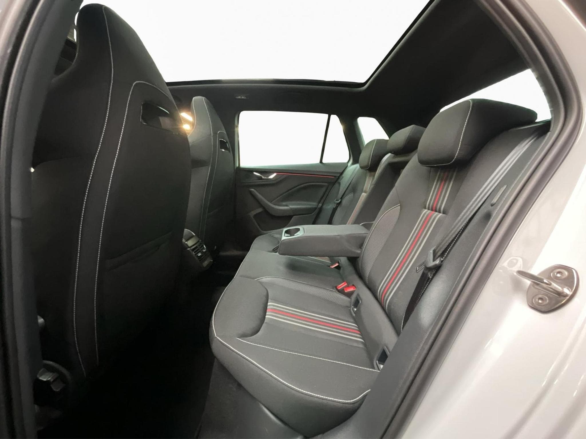 Skoda Kamiq Monte-carlo+DSG+P.Assisted+P.Park&Go+LED+NAVI (2025) - Foto 16