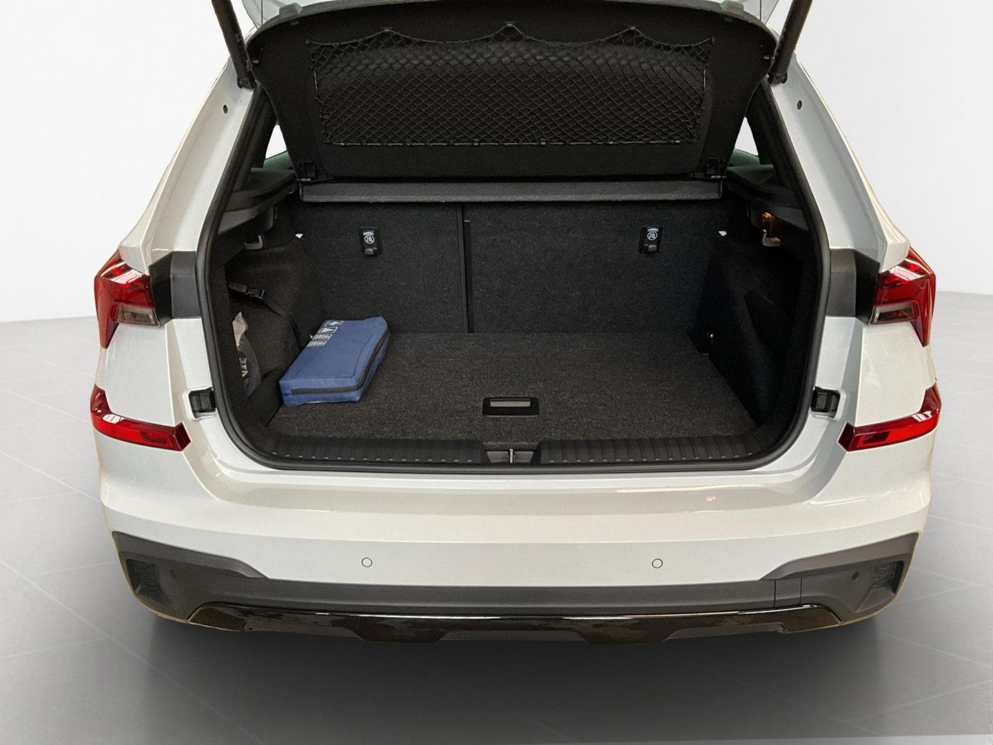 Skoda Kamiq Monte-carlo+DSG+P.Assisted+P.Park&Go+LED+NAVI (2025) - Foto 17