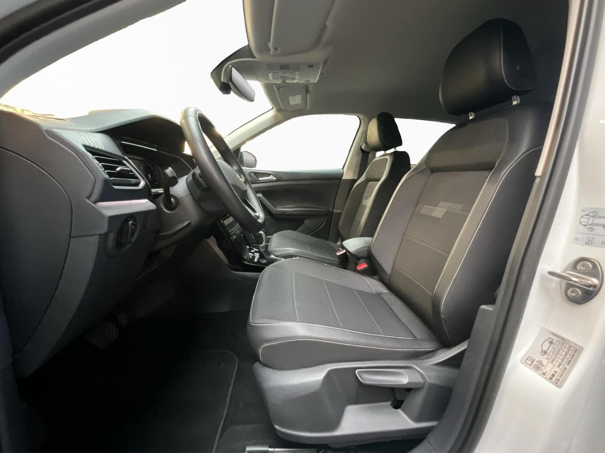 VW T-Cross Style+DSG+P.Technique+P.Lumiere+Black-Style+IQ-Drive (2022) - Foto 9
