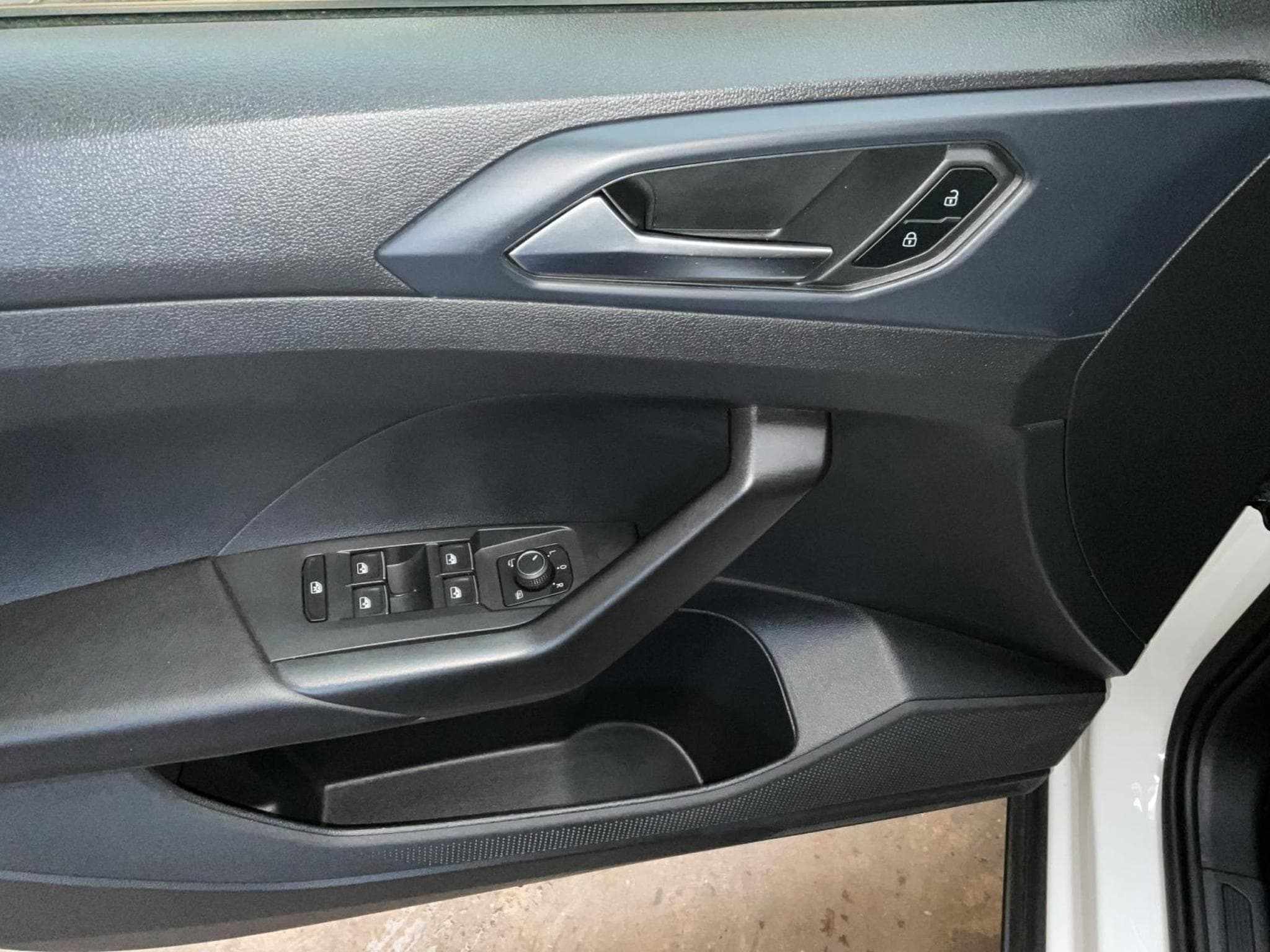 VW T-Cross Style+DSG+P.Technique+P.Lumiere+Black-Style+IQ-Drive (2022) - Foto 14
