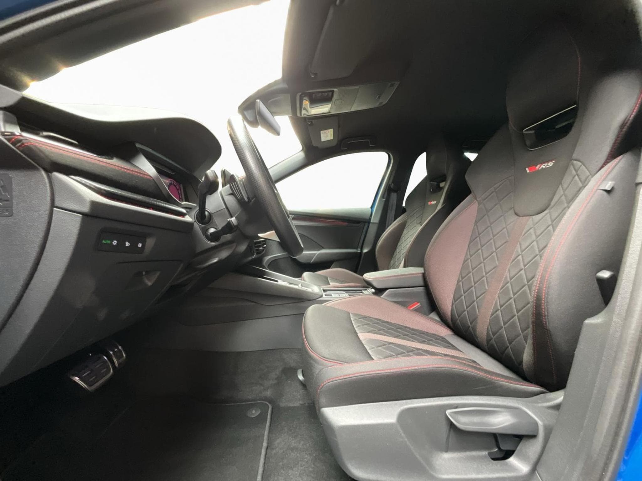 Skoda Octavia RS+DSG+Led+Navi+P.Simply&Clever+DAB+ (2025) - Foto 9