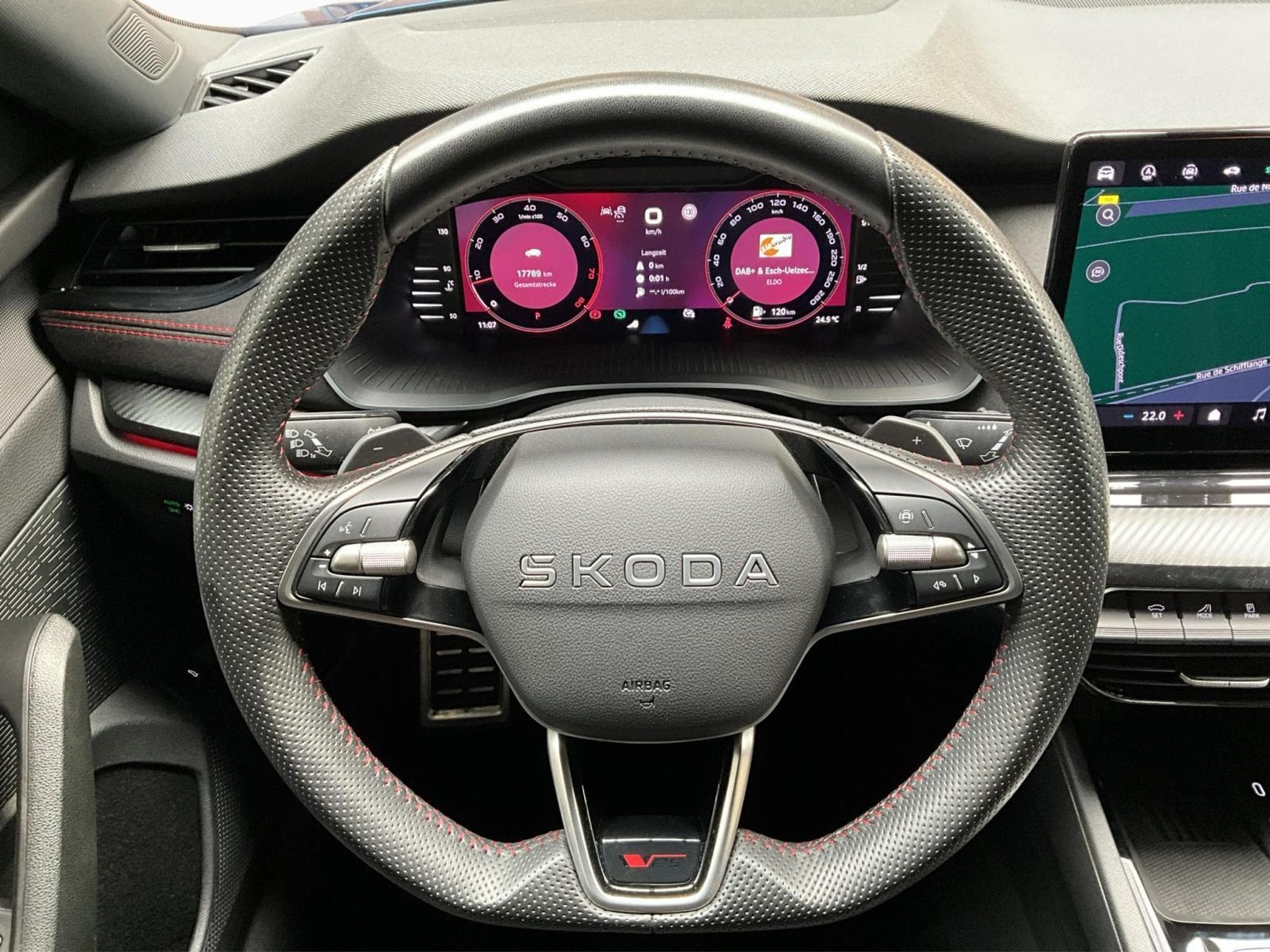 Skoda Octavia RS+DSG+Led+Navi+P.Simply&Clever+DAB+ (2025) - Foto 10