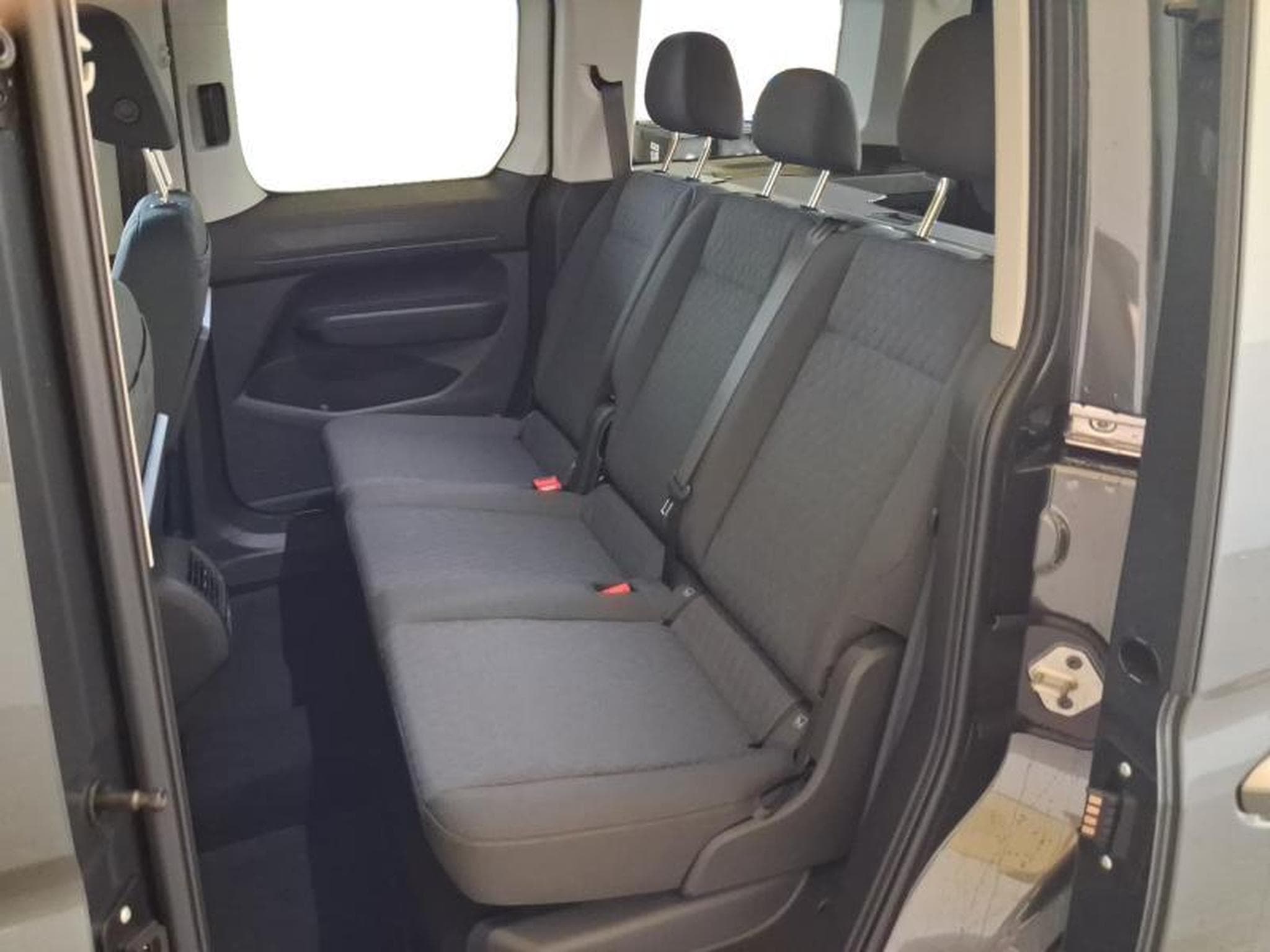 VW Caddy Life (2026) - Photo 13
