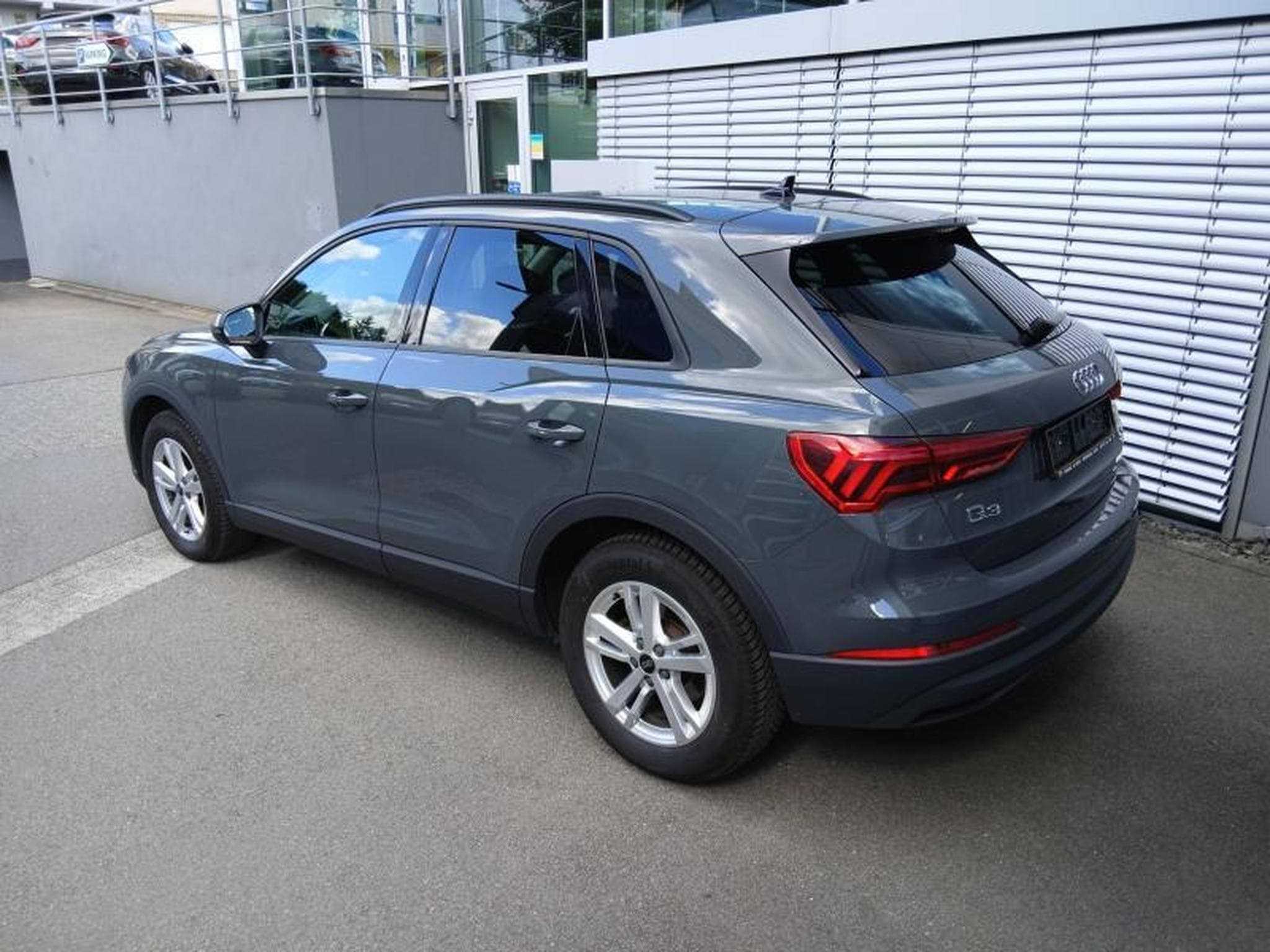 Audi Q3 35 TDI quattro S tronic (2024) - Photo 2