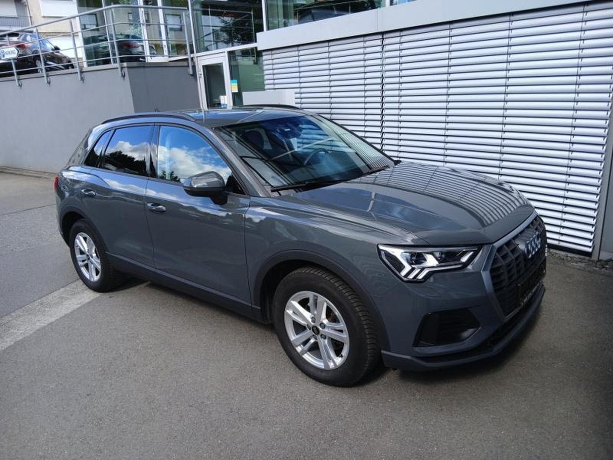 Audi Q3 35 TDI quattro S tronic (2024) - Photo 5