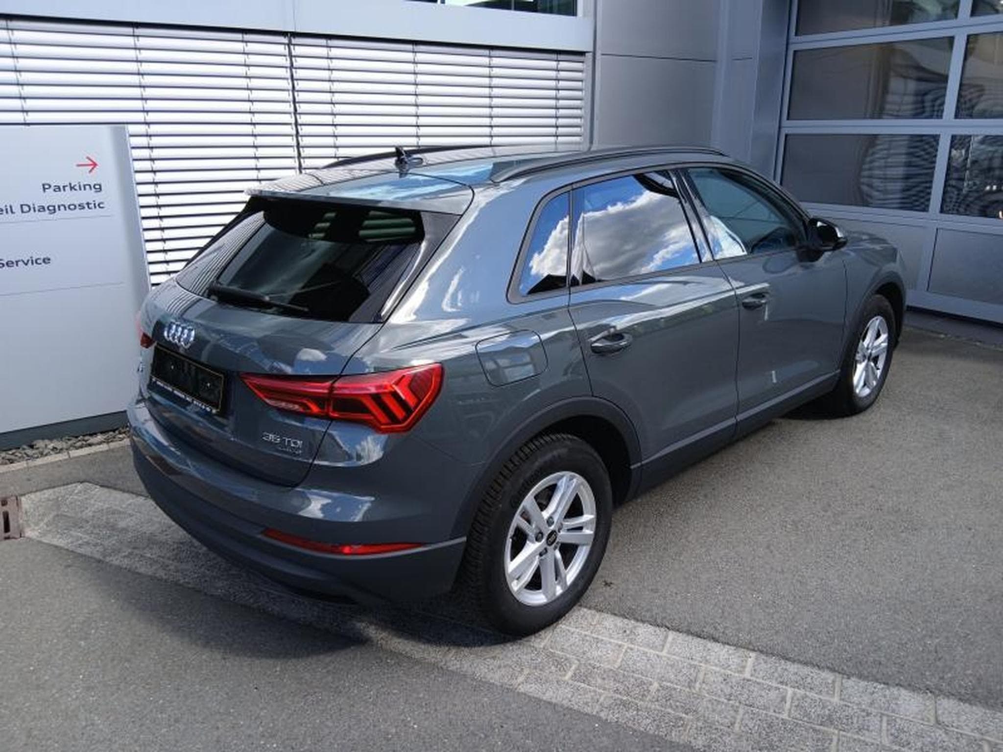 Audi Q3 35 TDI quattro S tronic (2024) - Photo 4
