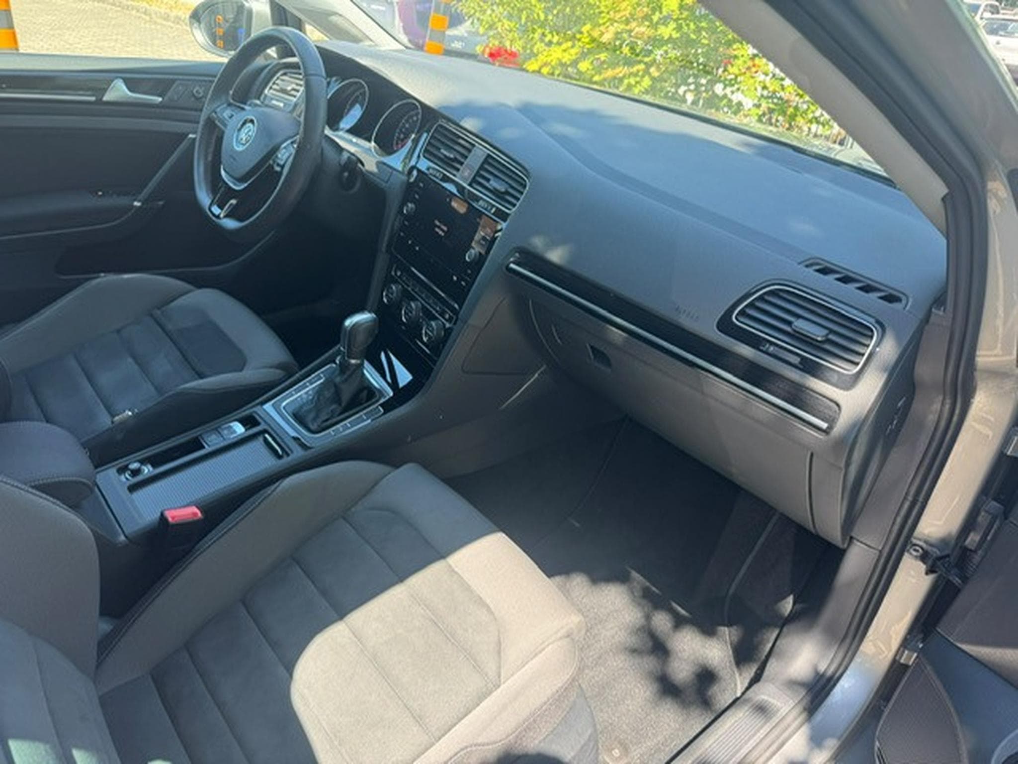 VW Golf VOLKSWAGEN Golf VII Lim. Highline LED+ACC+Tempomat (2019) - Foto 2