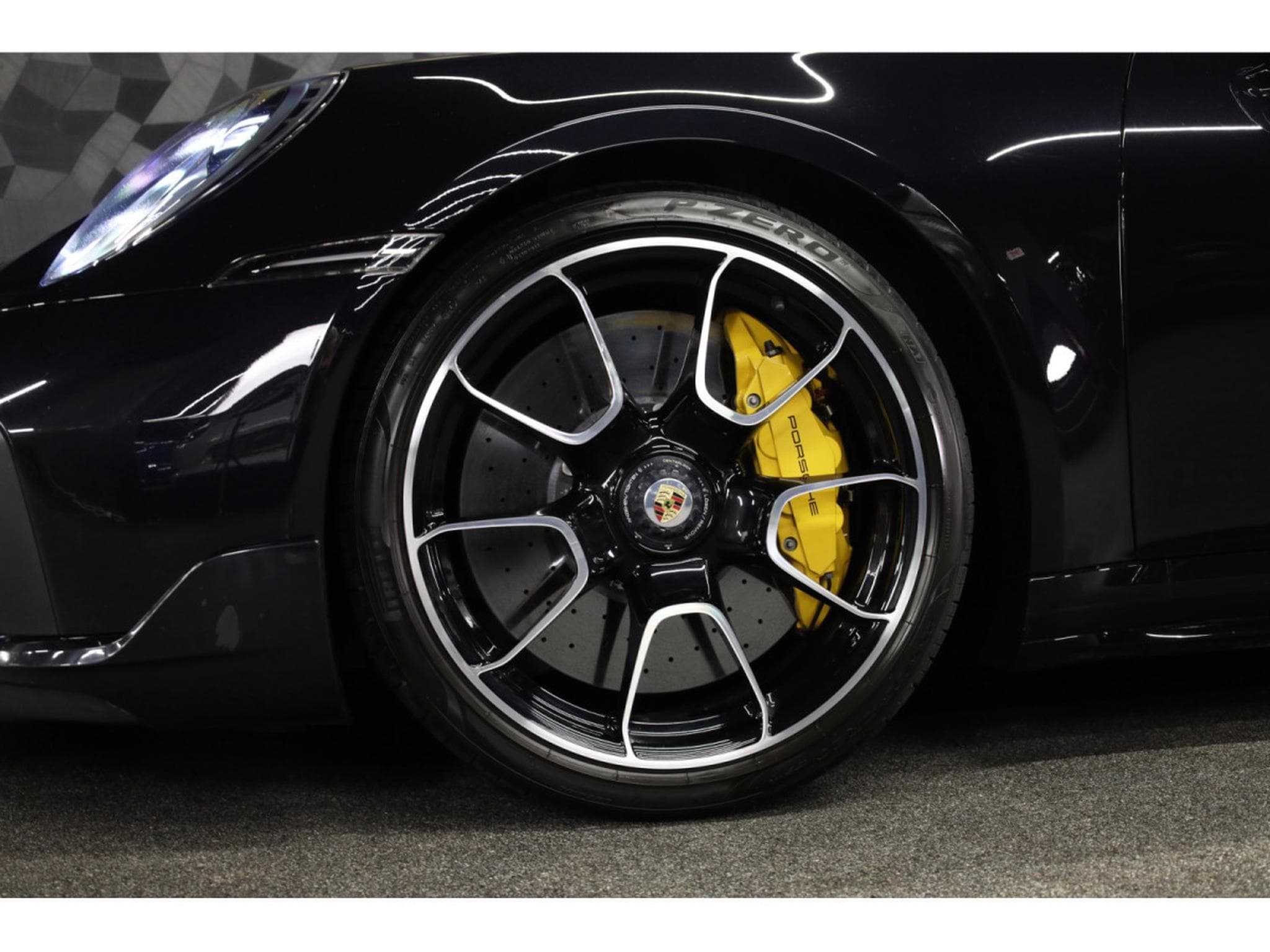 Porsche 911 992.1 Turbo S Coupé PDK - Aérokit (2021) - Photo 6
