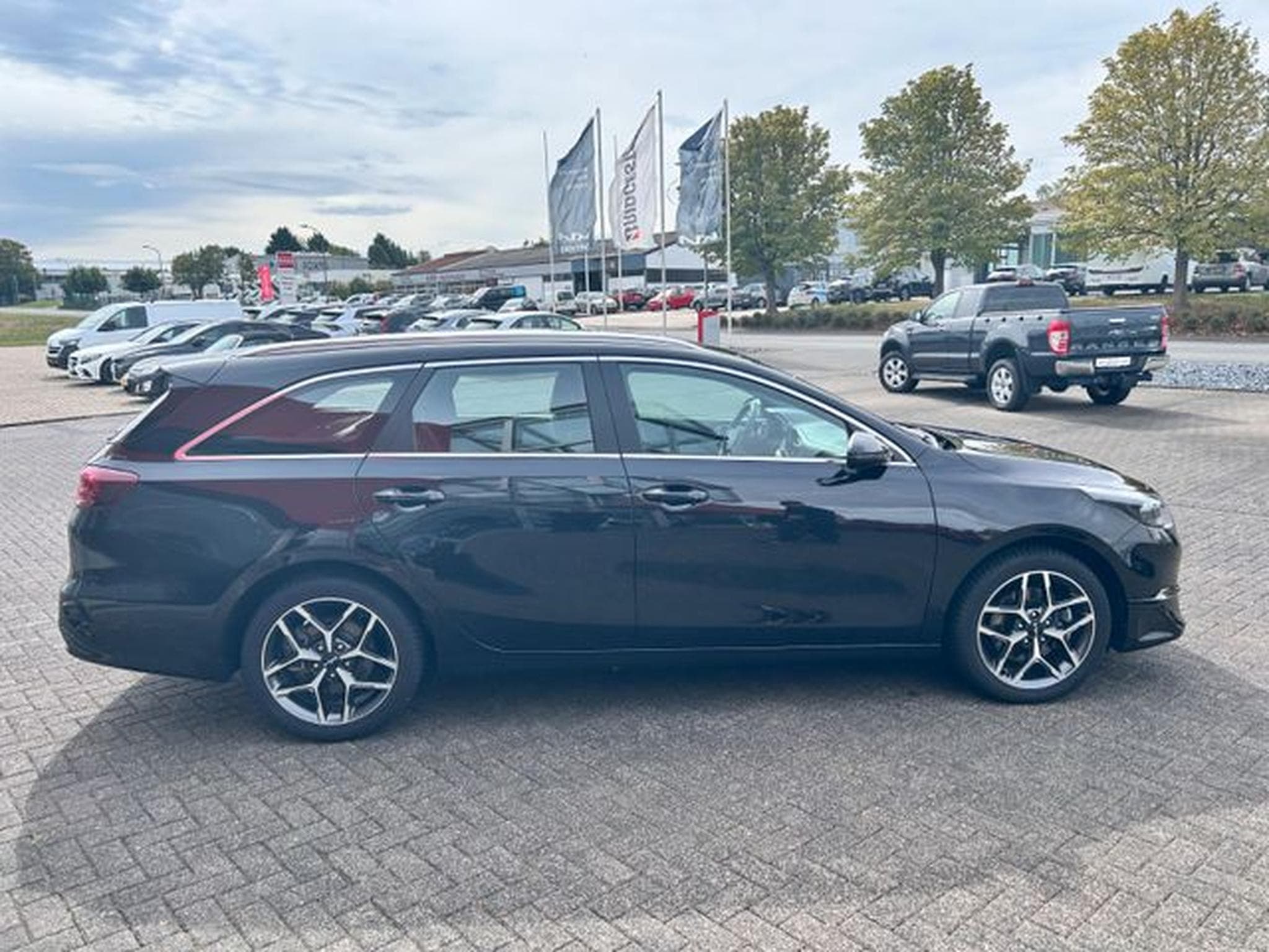 Kia Ceed Ceed SW 1.5 T-GDI DCT Spirit JBL Navi Kamera SHZ (2025) - Photo 9