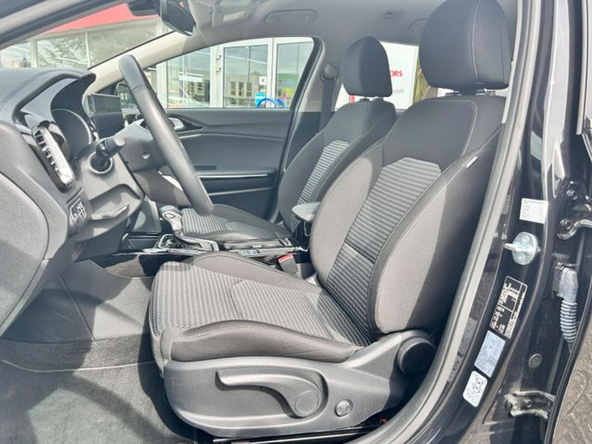 Kia Ceed Ceed SW 1.5 T-GDI DCT Spirit JBL Navi Kamera SHZ (2025) - Photo 10