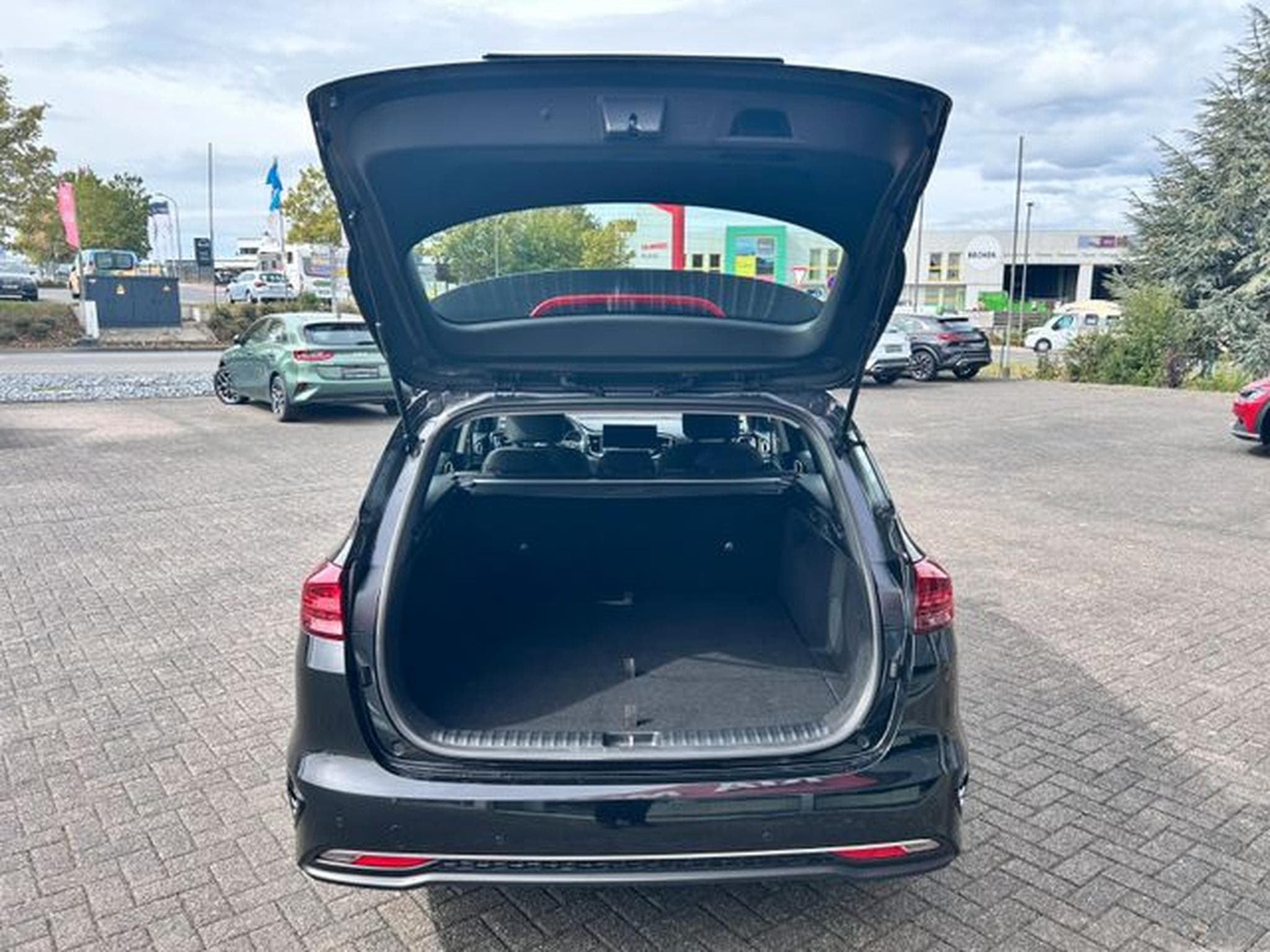 Kia Ceed Ceed SW 1.5 T-GDI DCT Spirit JBL Navi Kamera SHZ (2025) - Photo 7