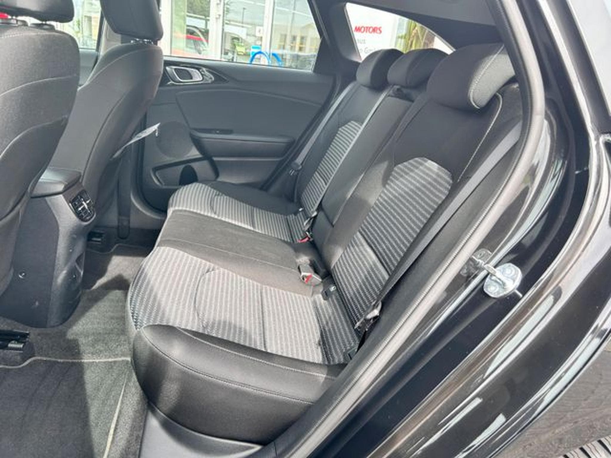 Kia Ceed Ceed SW 1.5 T-GDI DCT Spirit JBL Navi Kamera SHZ (2025) - Photo 11