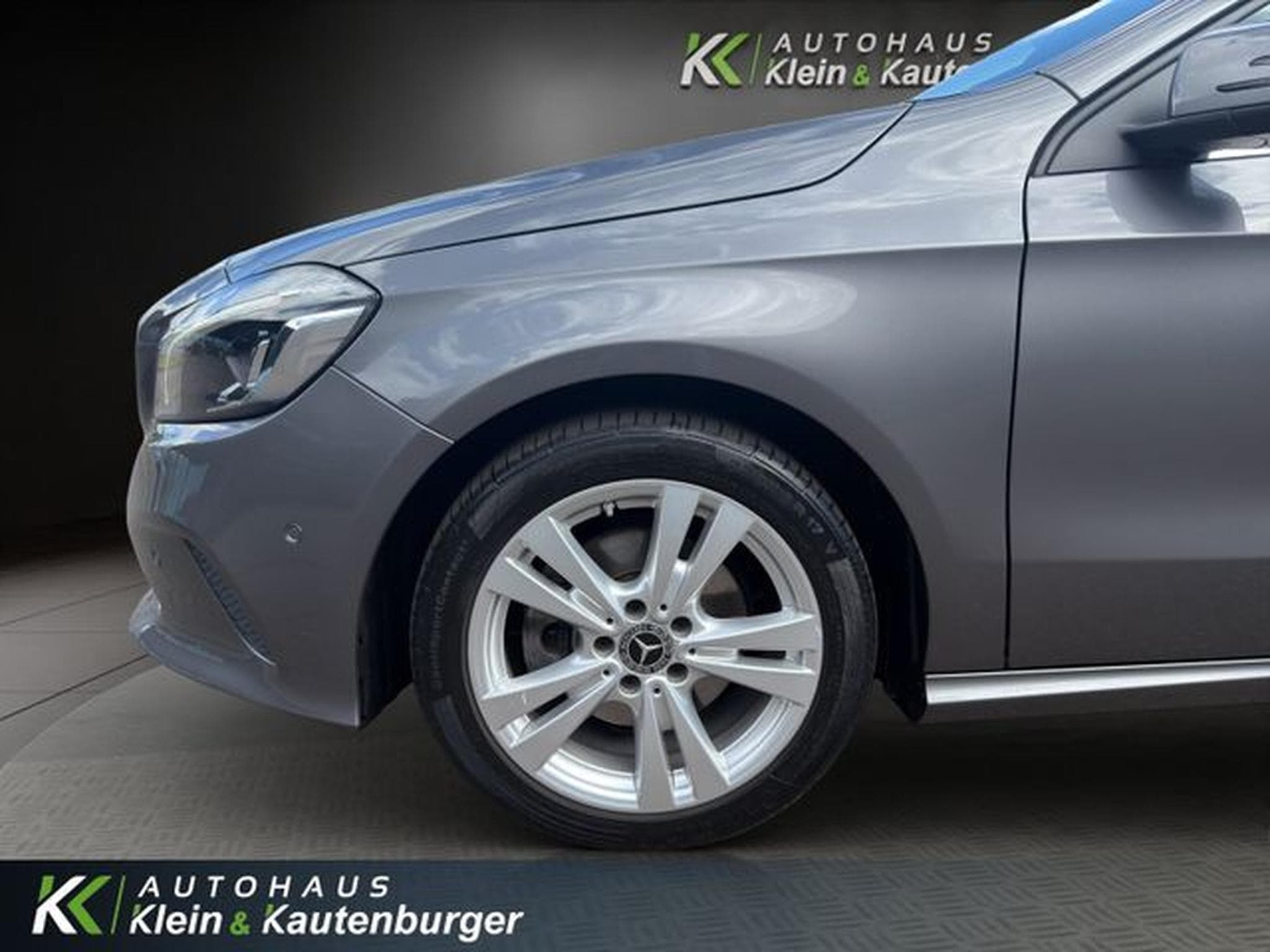 Mercedes A 180 A 180 URBAN+KAMERA+NAVI+LED +REGENSENS+PTS (2017) - Foto 9