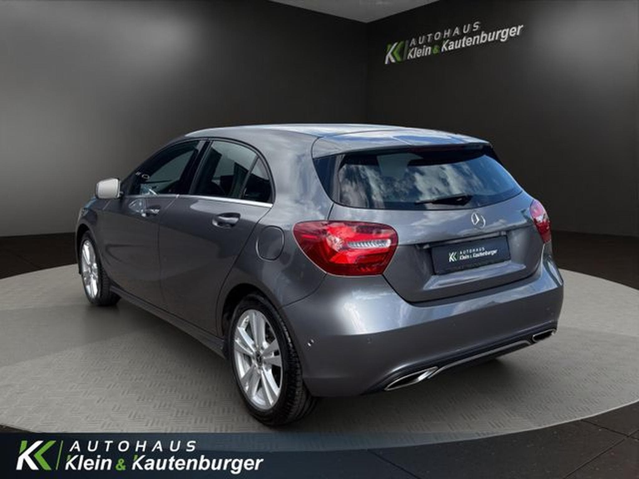 Mercedes A 180 A 180 URBAN+KAMERA+NAVI+LED +REGENSENS+PTS (2017) - Foto 7