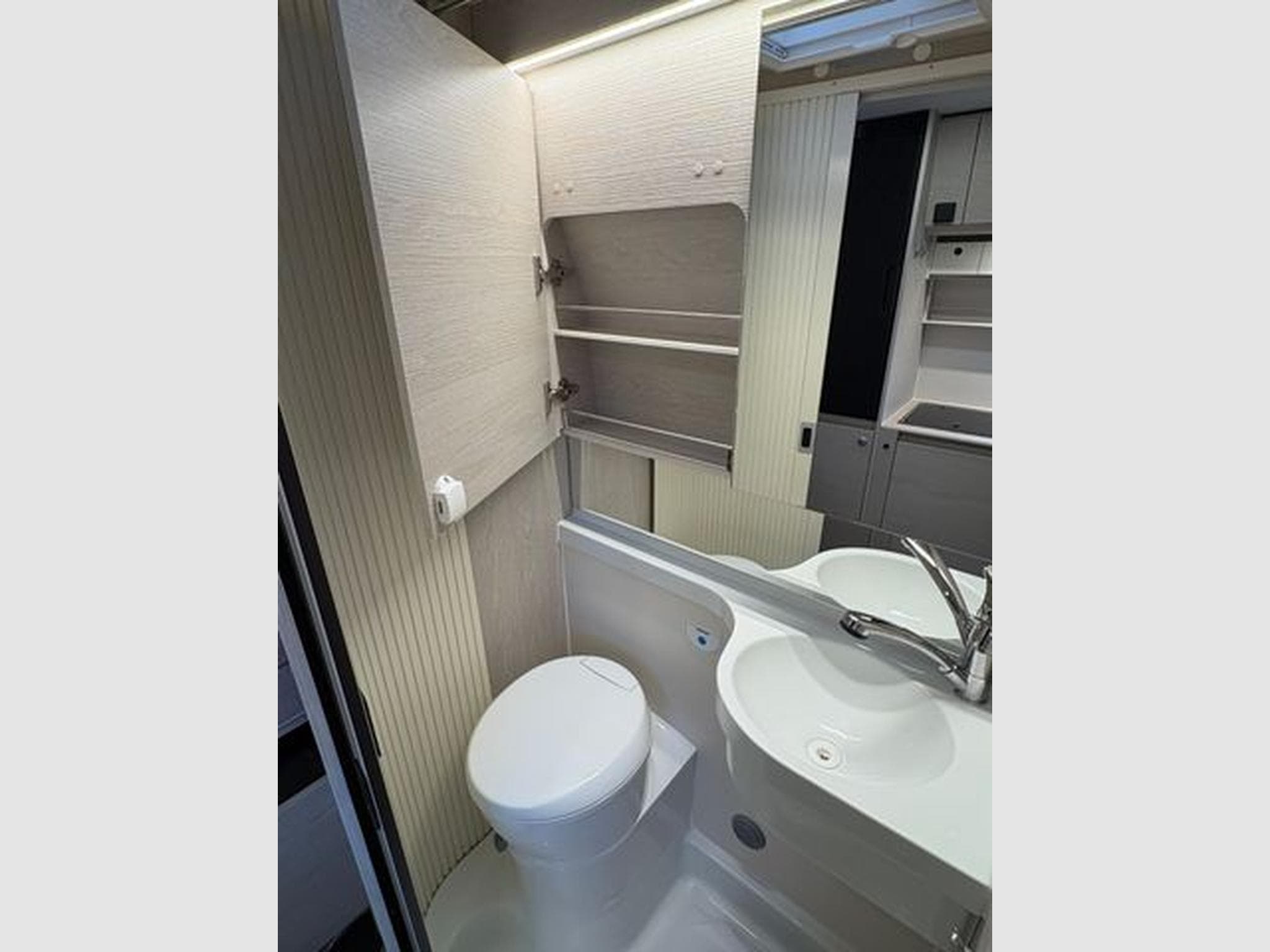 Tourne Mobile Cruise 6.0m, 2.2 BlueHDI 140, Schalter (2024) - Foto 15