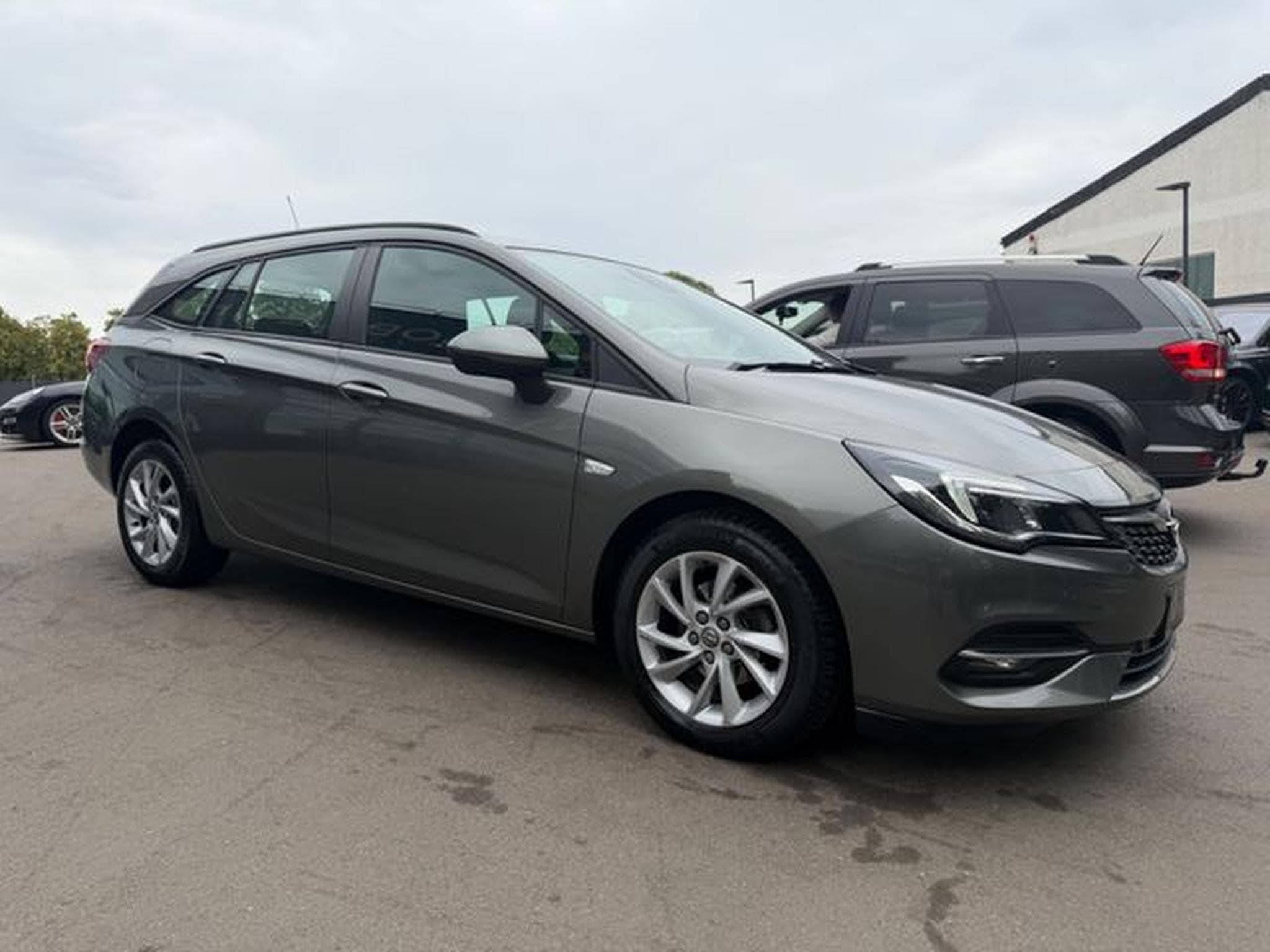 Opel Astra ASTRA ST EDITION*AUT*1.HAND*KAMERA*NAVI*ALUS* (2020) - Photo 4