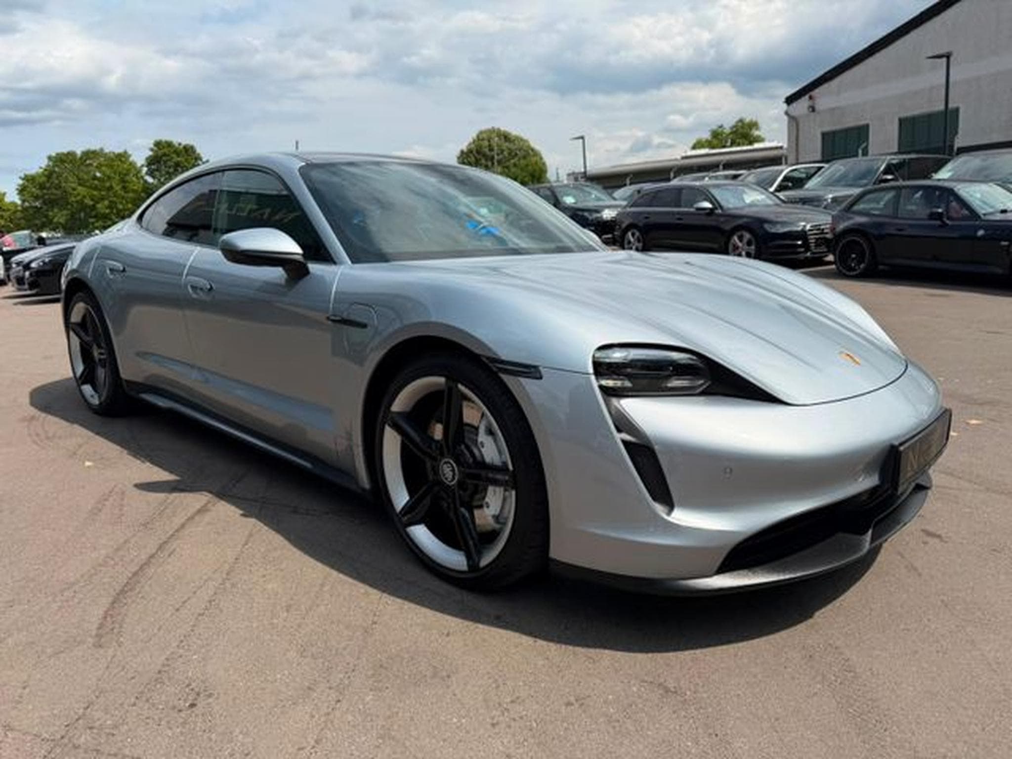Porsche Taycan TAYCAN 4S *SPORT-CHRONO*SPORT-DESIGN*PANO*LUFT* (2020) - Photo 5