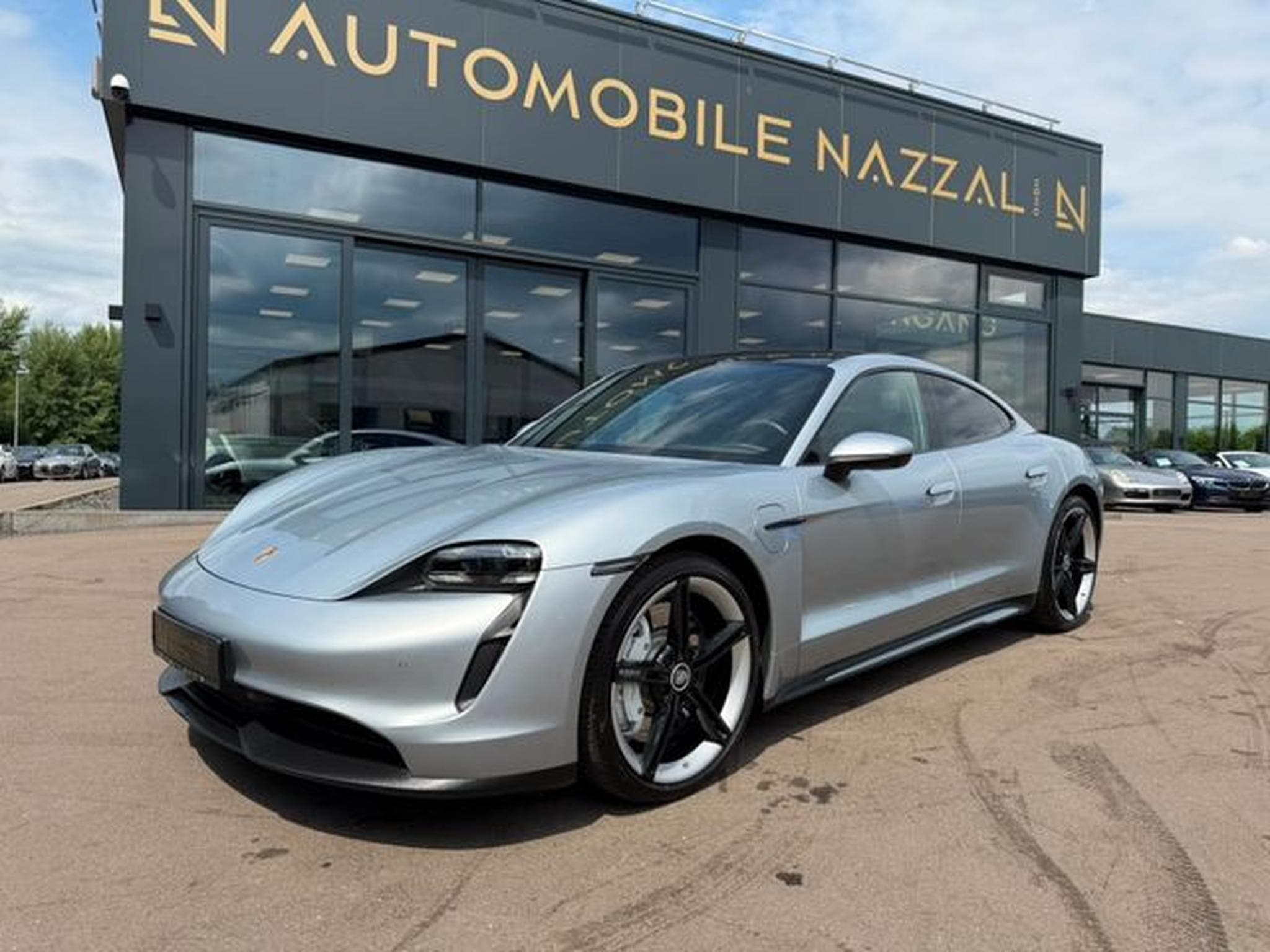 Porsche Taycan TAYCAN 4S *SPORT-CHRONO*SPORT-DESIGN*PANO*LUFT* (2020) - Photo 2
