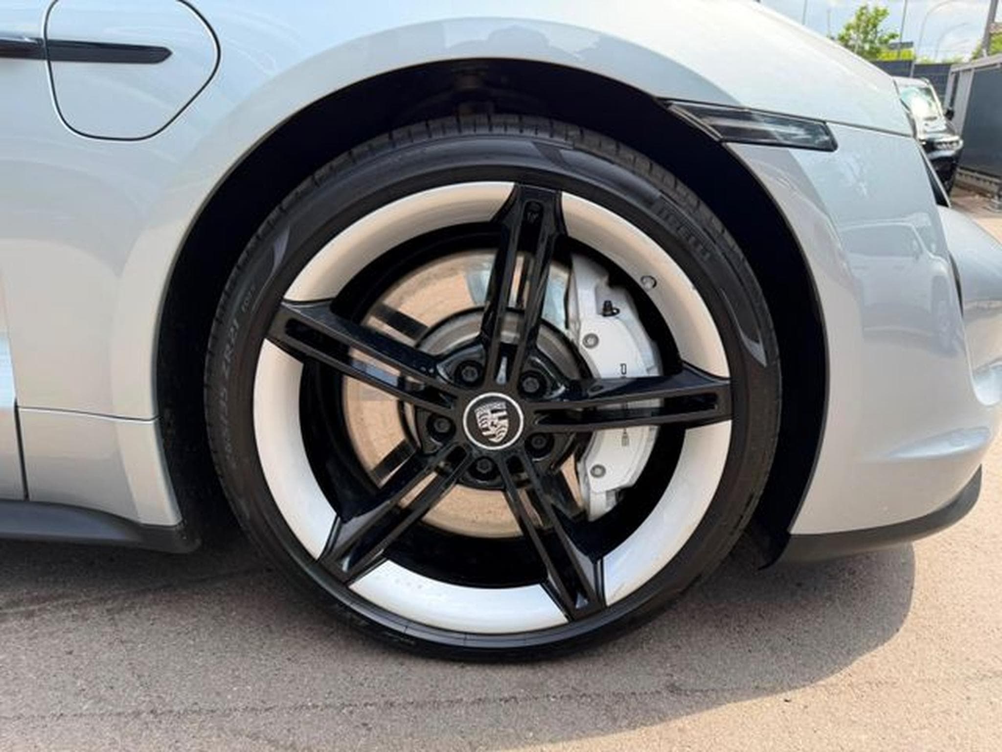 Porsche Taycan TAYCAN 4S *SPORT-CHRONO*SPORT-DESIGN*PANO*LUFT* (2020) - Photo 11