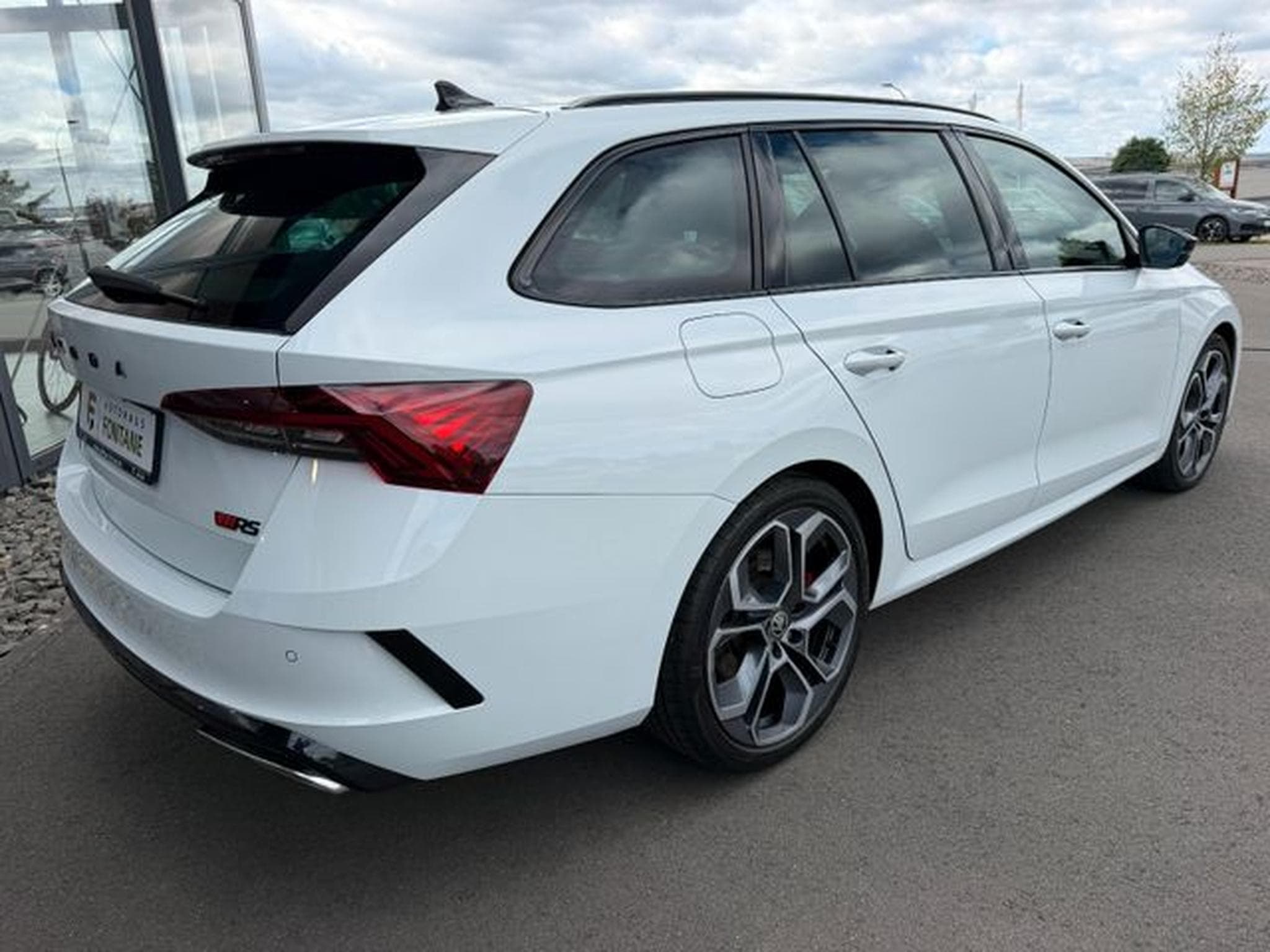 Skoda Octavia Octavia 2.0TSI RS 19" eAHK 4xSHZ Keyless Kamera (2024) - Photo 6
