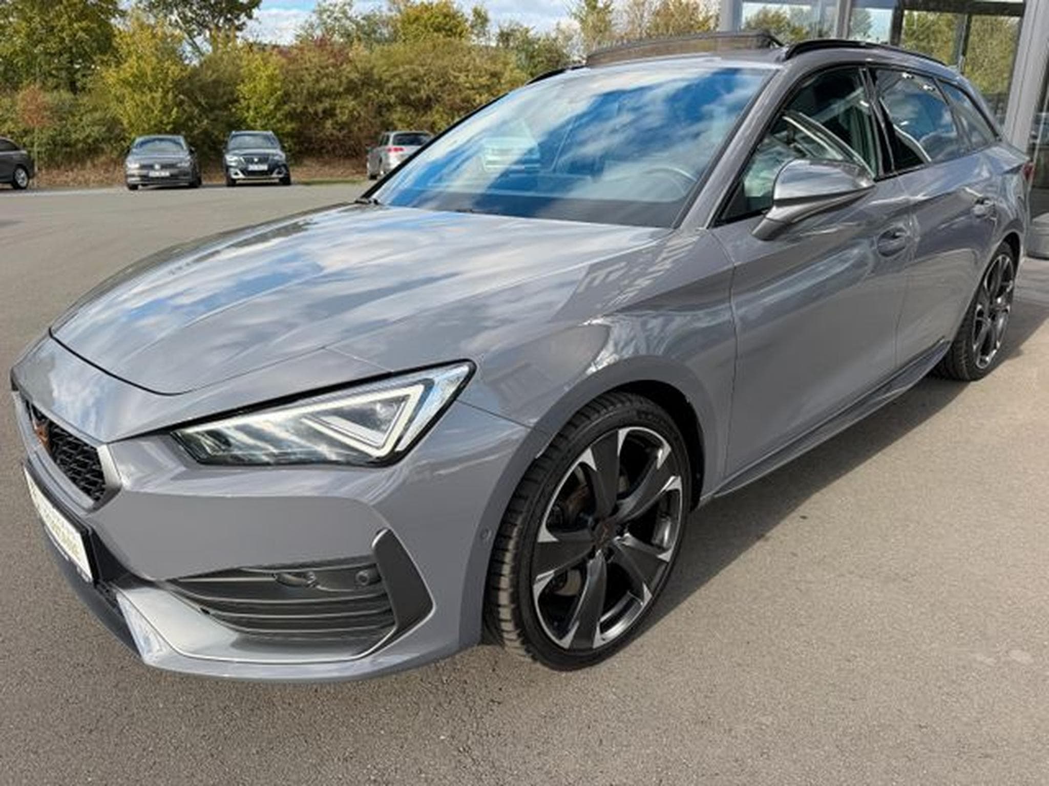 Cupra Leon Leon 2,0TSi Sportstourer 19"Pano Leder AHK ACC (2023) - Photo 2