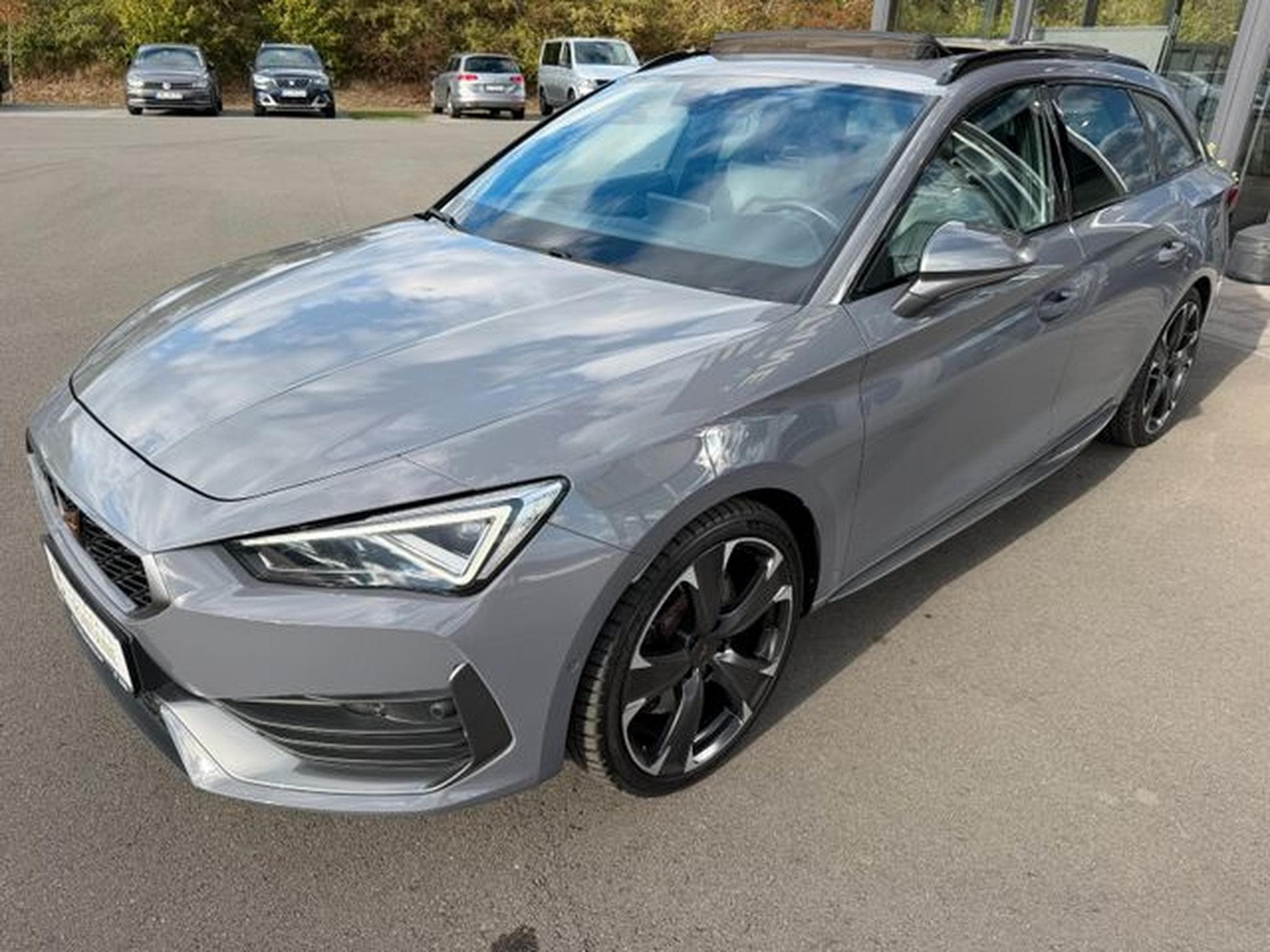 Cupra Leon Leon 2,0TSi Sportstourer 19"Pano Leder AHK ACC (2023) - Photo 1