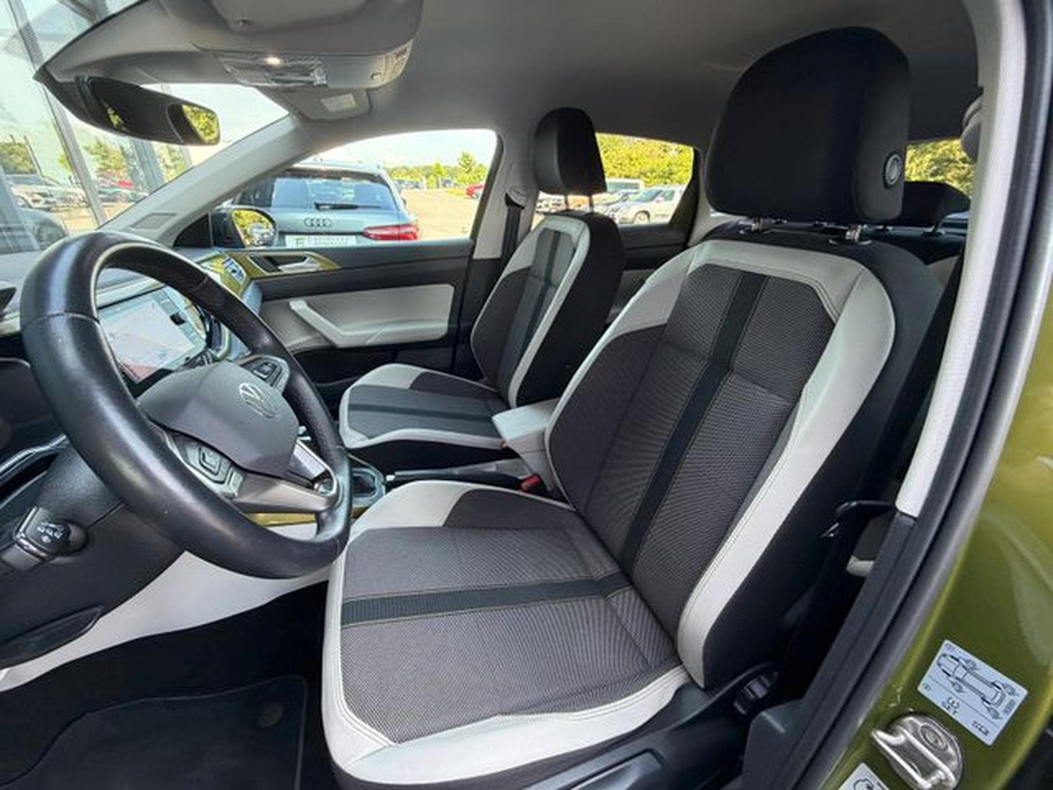 VW Taigo Taigo 1,5TSi DSG Style IQ Light 18" Navi Virtual (2022) - Foto 12