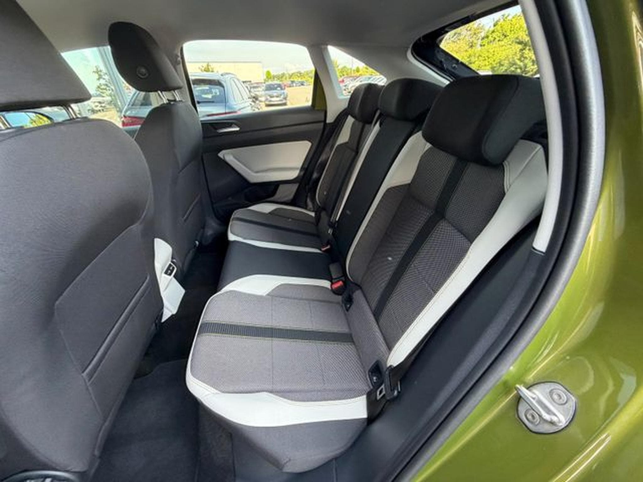 VW Taigo Taigo 1,5TSi DSG Style IQ Light 18" Navi Virtual (2022) - Foto 14