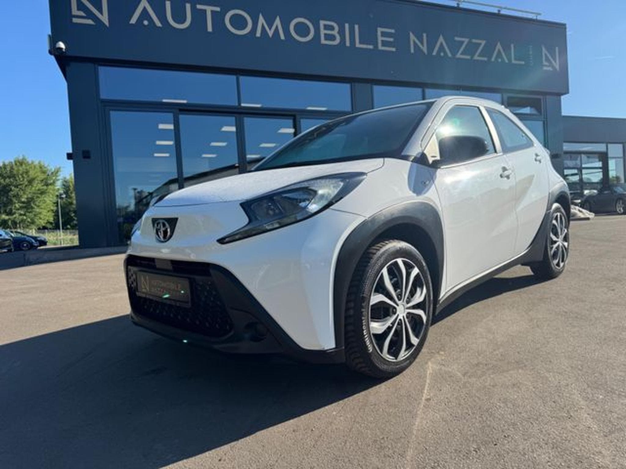 Toyota Aygo AYGO X PLAY *NAVI*8-FACH*KAMERA*5-TÜRER* (2023) - Foto 1