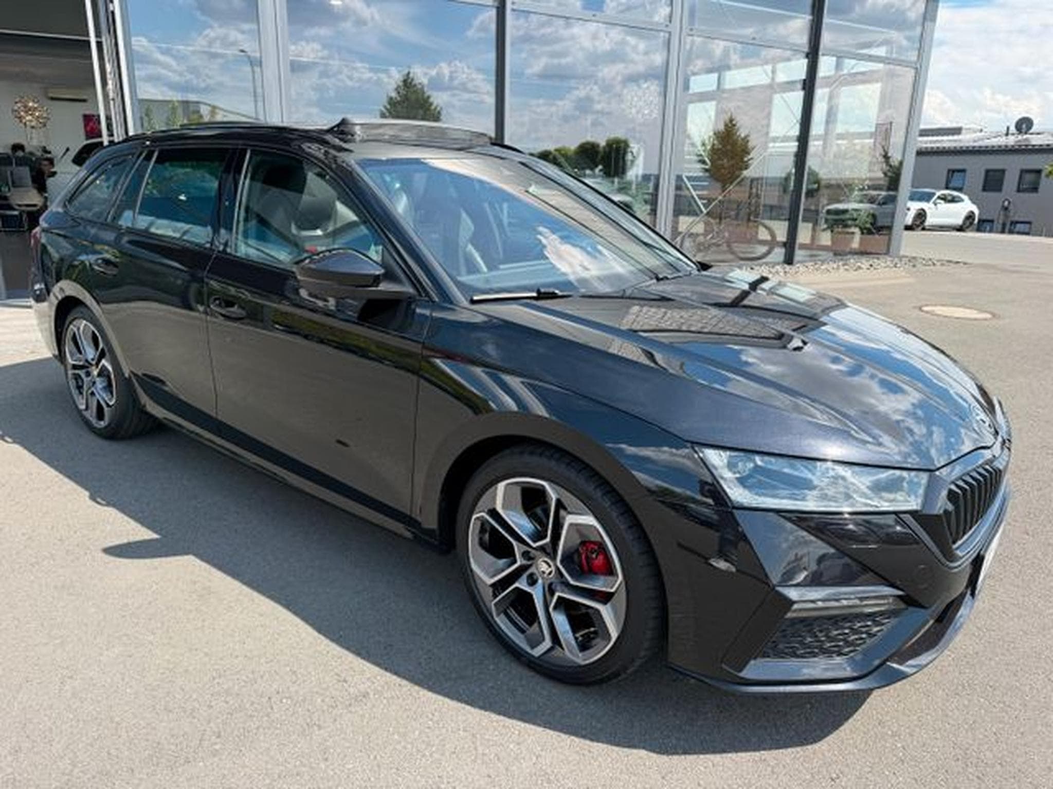 Skoda Octavia Octavia 2,0TDi Combi RS Pano 19" Alcan. Massage (2023) - Foto 3