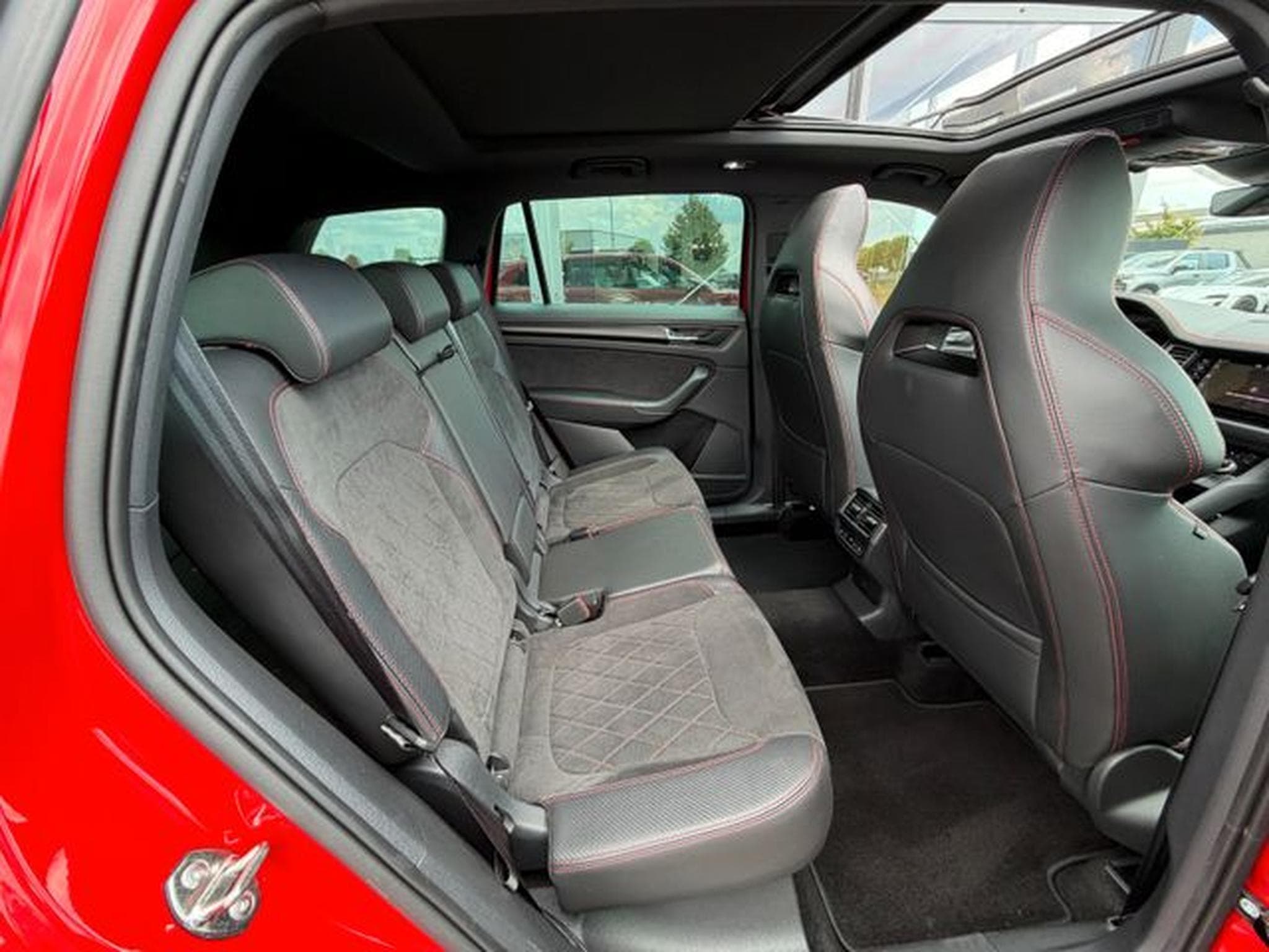 Skoda Kodiaq Kodiaq 2,0TSi RS 4x4 Pano AHK Alcantara Keyless (2022) - Foto 15