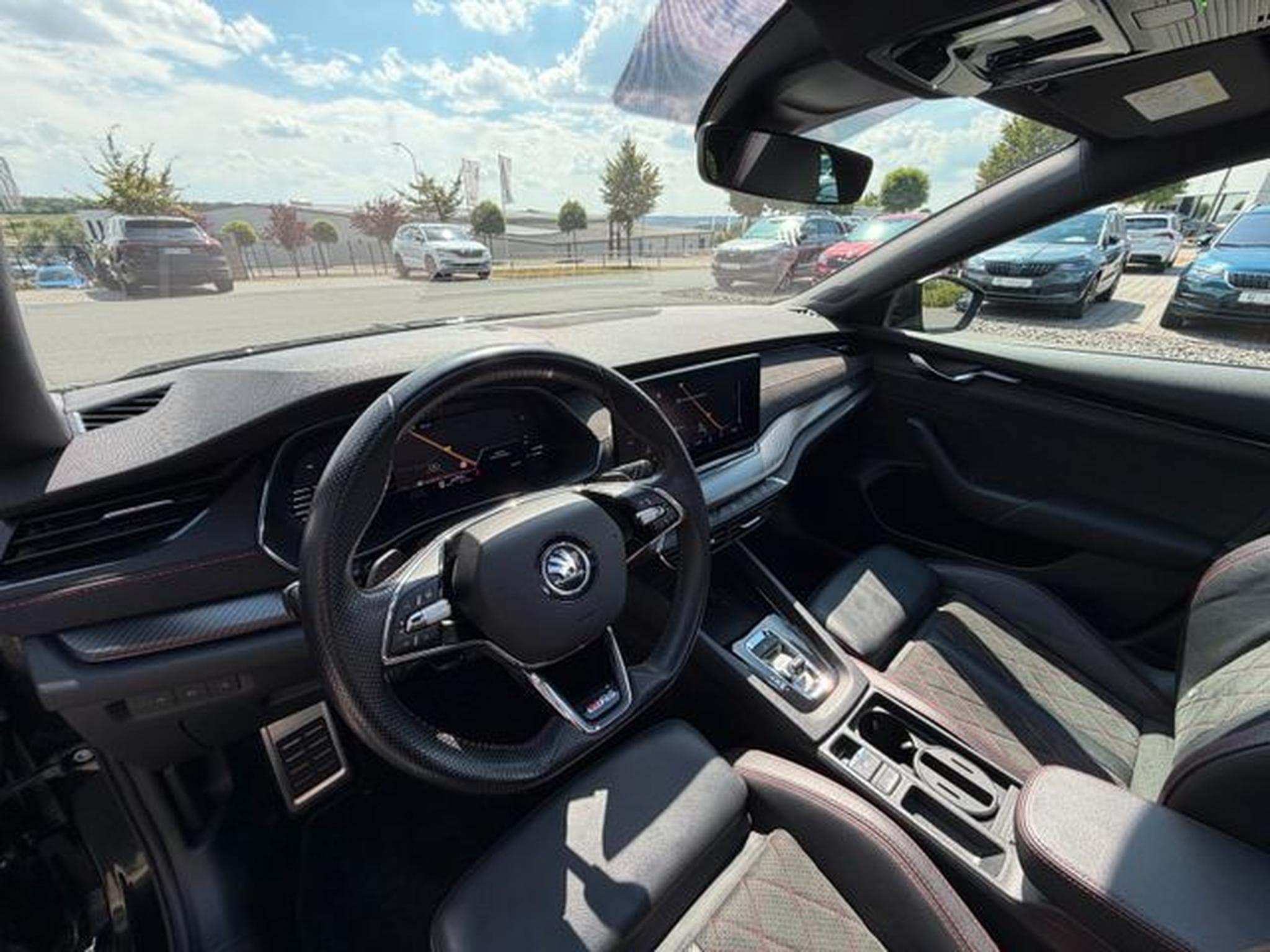 Skoda Octavia Octavia 2,0TDi Combi RS Pano 19" Alcan. Massage (2023) - Foto 10