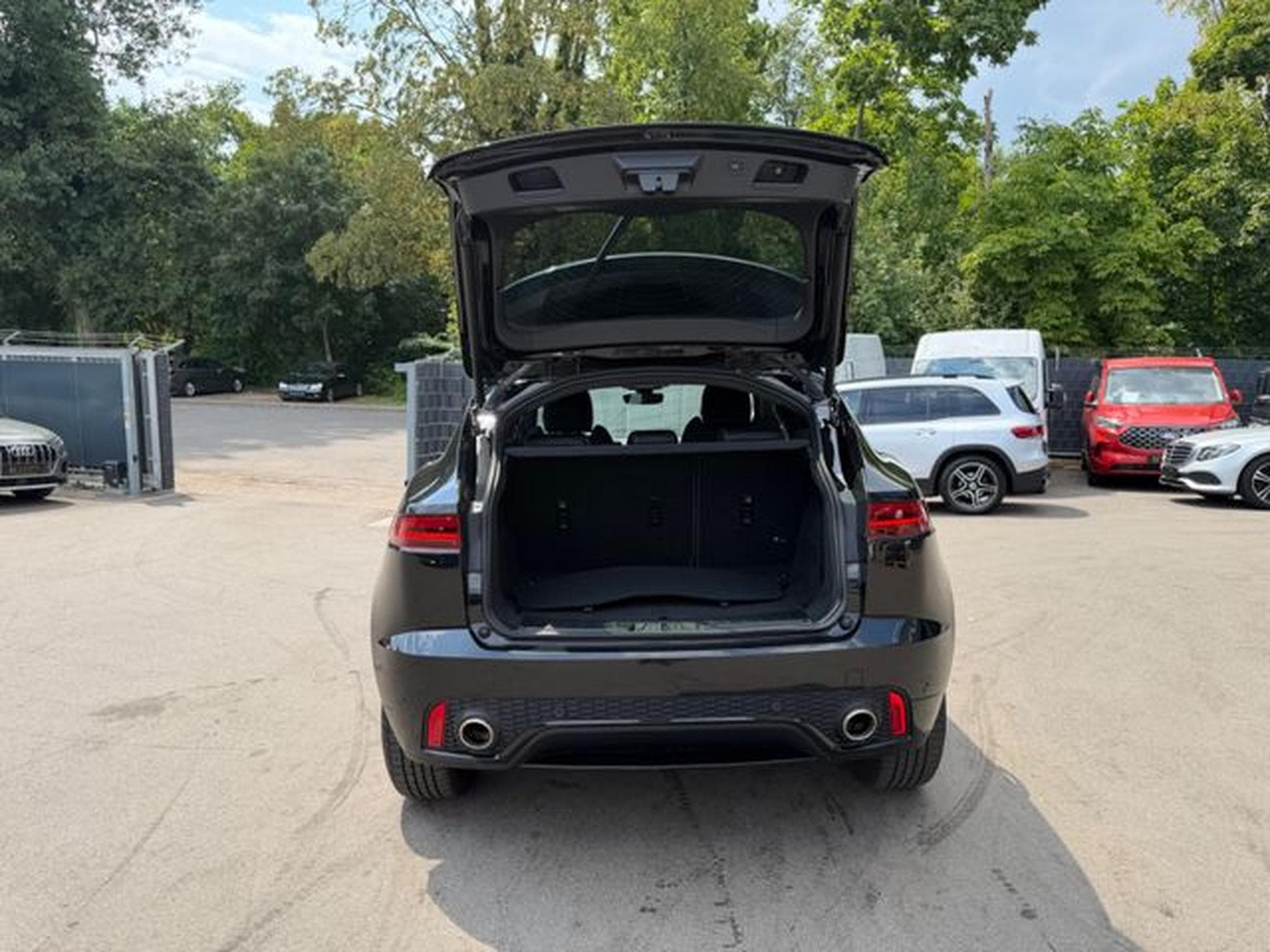 Jaguar E-Pace E-PACE  R-DYNAMIC S AWD*LED*R-KAMERA*NAVI* (2020) - Photo 9