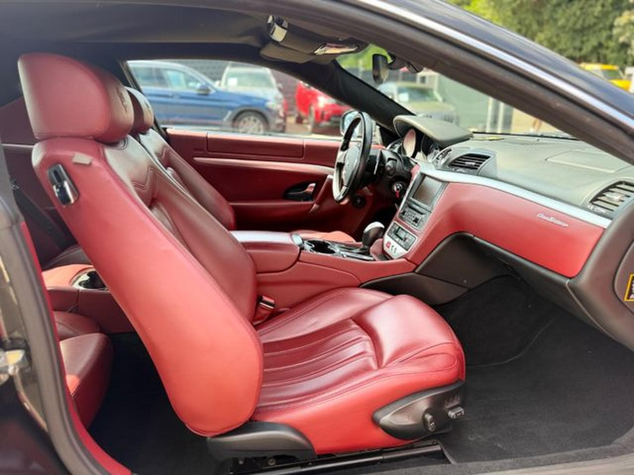 Maserati Granturismo GRANTURISMO*AUT.*LEDER-ROT*PDC*SPORT-ABGAS* (2008) - Photo 15
