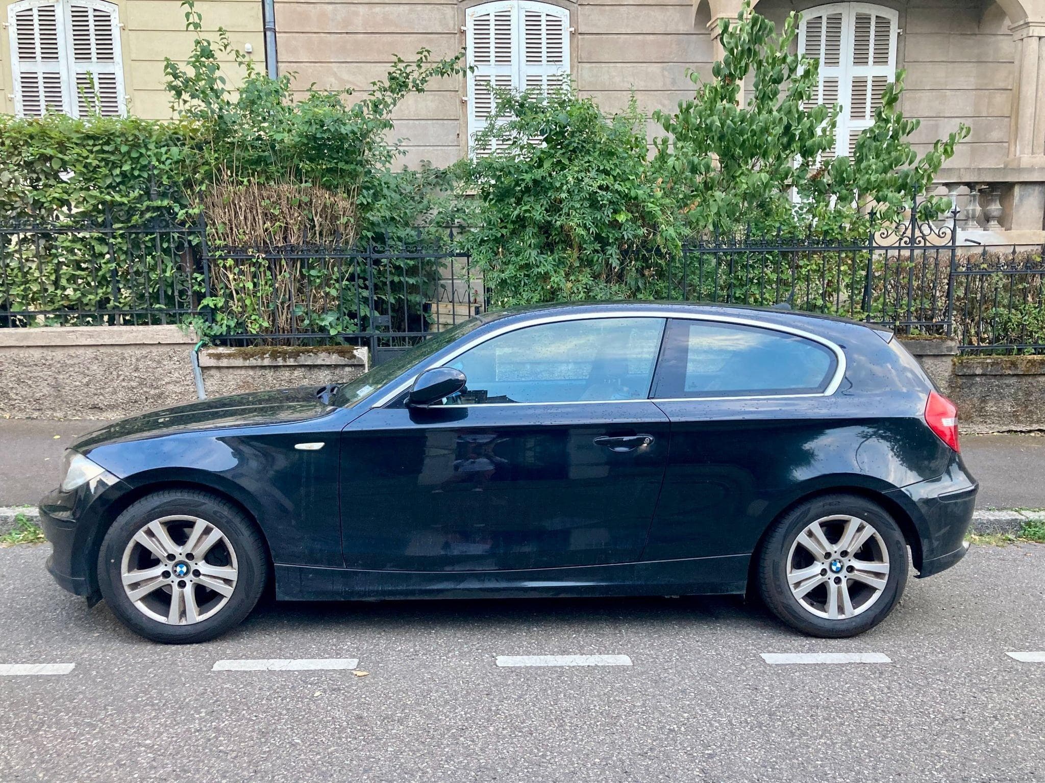 BMW 118 118d SportHatch E81 - 1ere main (2008) - Foto 2